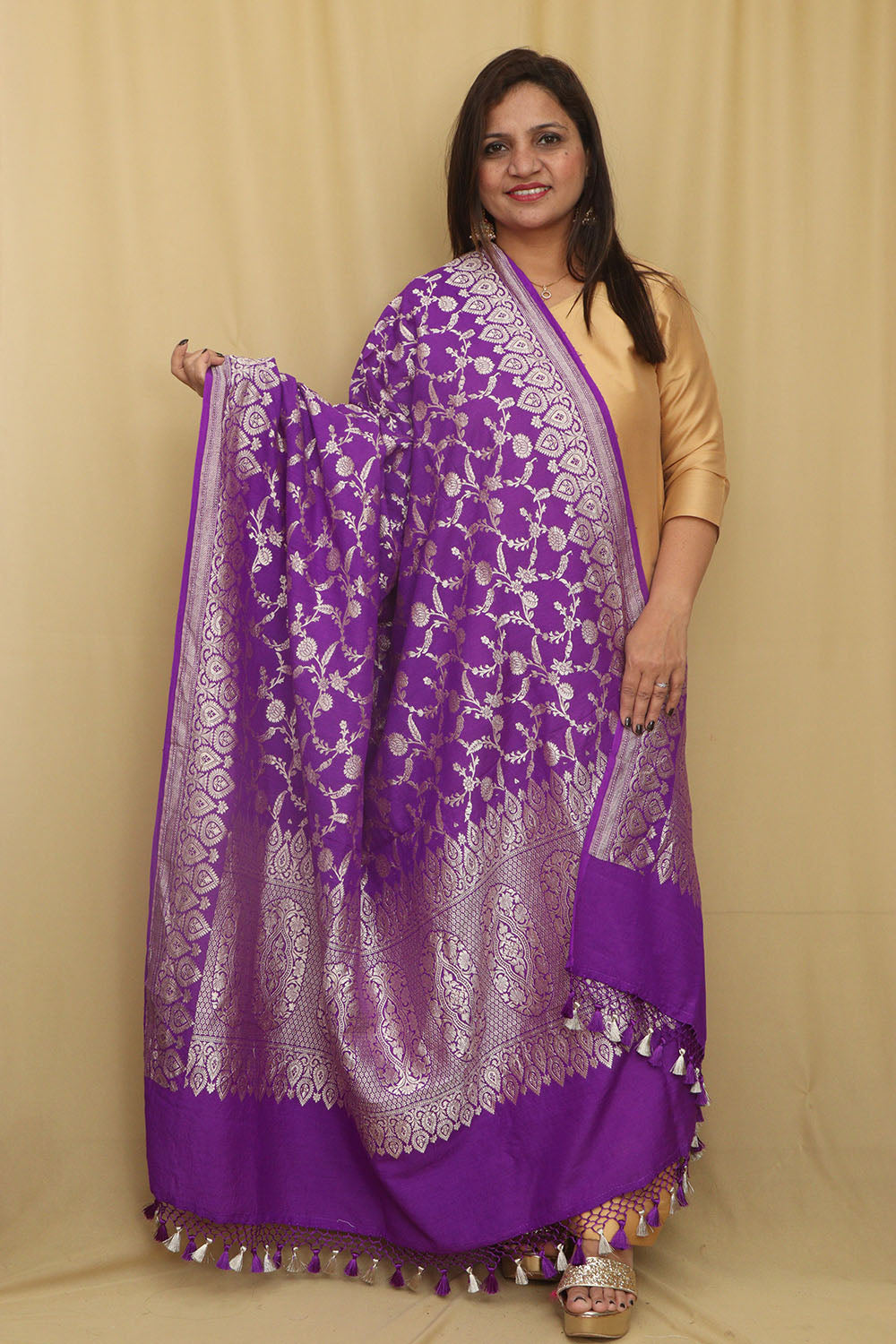 Exquisite Purple Banarasi Handloom Pure Moonga Silk Dupatta - Luxurion World
