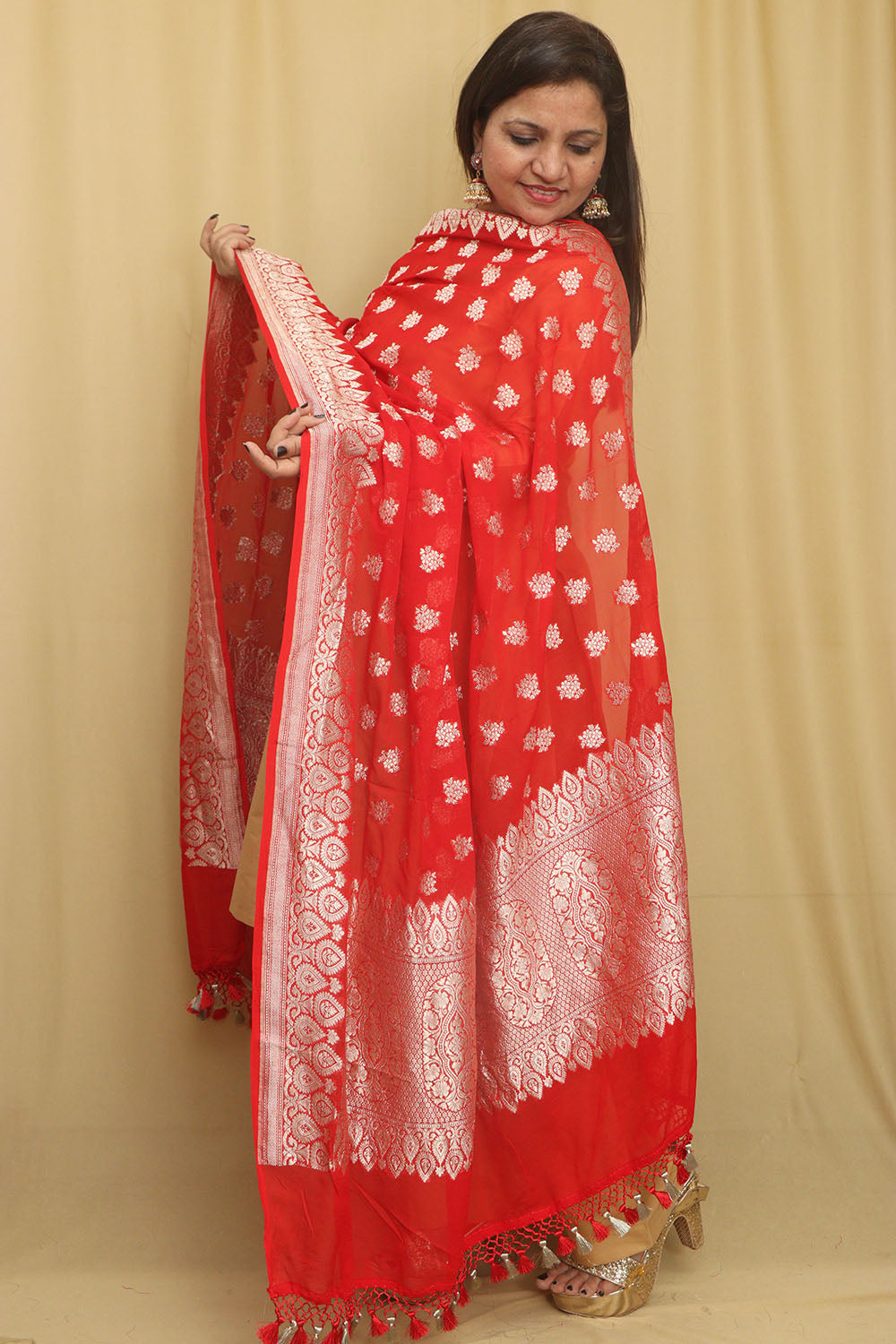 Exquisite Red Banarasi Handloom Pure Georgette Dupatta - Luxurion World