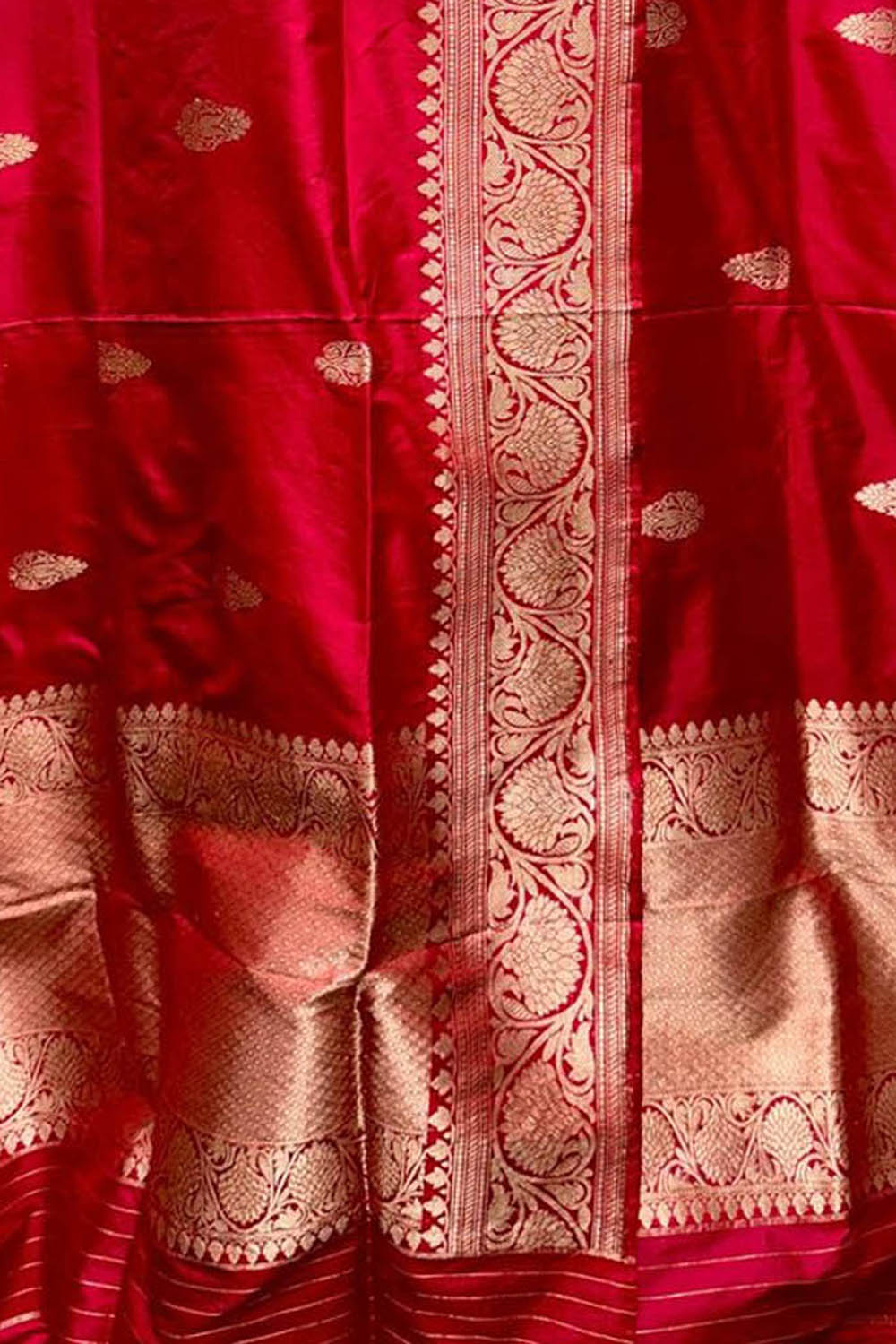 Exquisite Red Banarasi Silk Dupatta - Handloom Beauty - Luxurion World