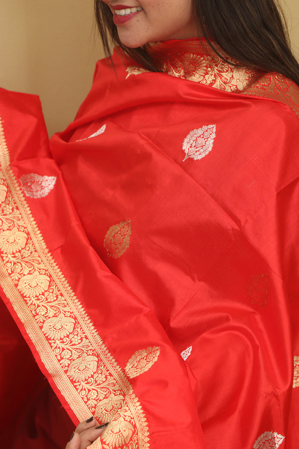 Red Banarasi Handloom Pure Katan Silk Dupatta - Luxurion World- Crafted Heirlooms