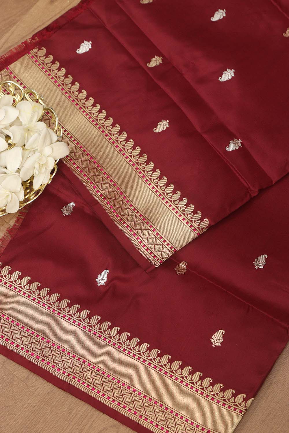 Elegant Maroon Banarasi Handloom Pure Katan Silk Dupatta - Luxurion World- Crafted Heirlooms