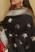 Exquisite Black Banarasi Handloom Pure Katan Silk Dupatta - Luxurion World- Crafted Heirlooms