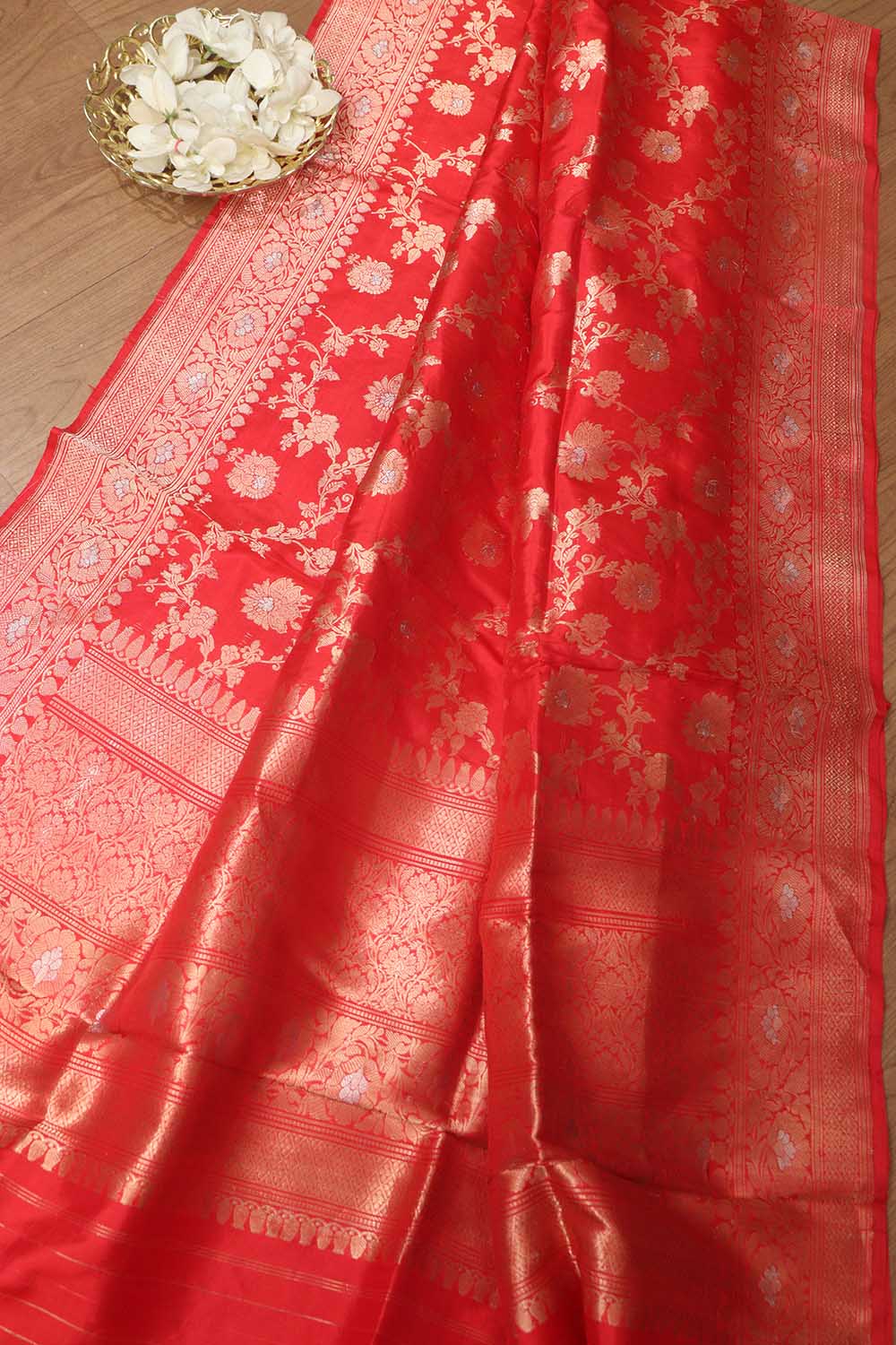 Exquisite Red Banarasi Handloom Pure Katan Silk Dupatta - Luxurion World- Crafted Heirlooms
