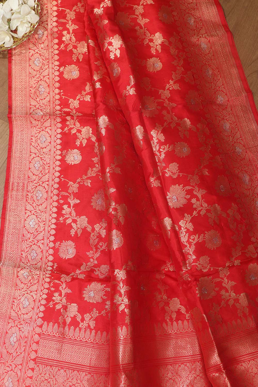 Exquisite Red Banarasi Handloom Pure Katan Silk Dupatta - Luxurion World- Crafted Heirlooms