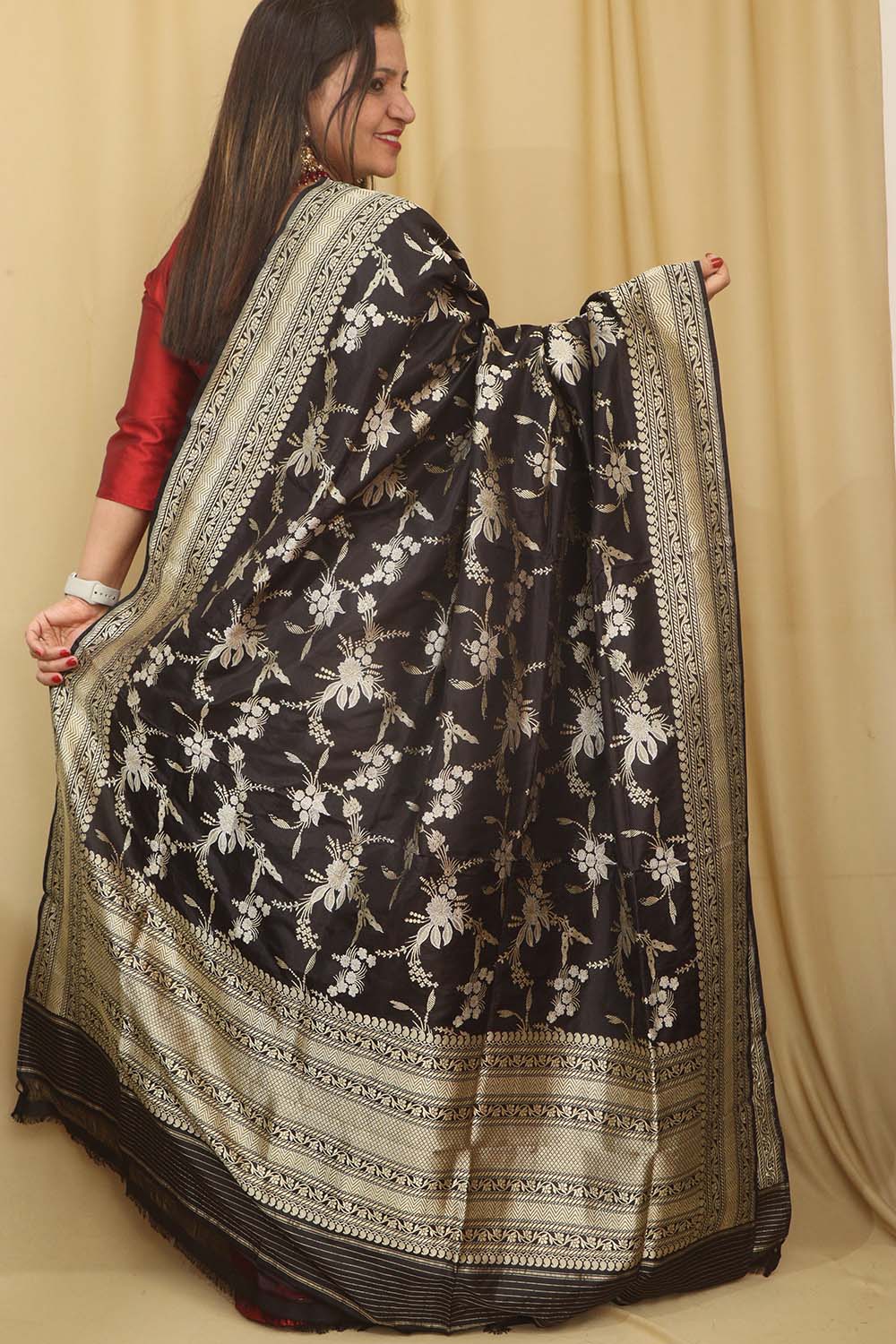 Exquisite Black Banarasi Handloom Pure Katan Silk Dupatta - Luxurion World