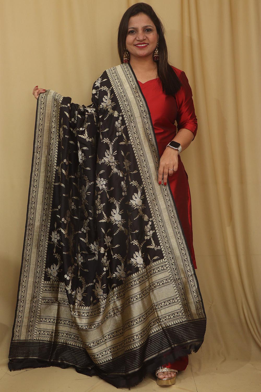 Exquisite Black Banarasi Handloom Pure Katan Silk Dupatta - Luxurion World