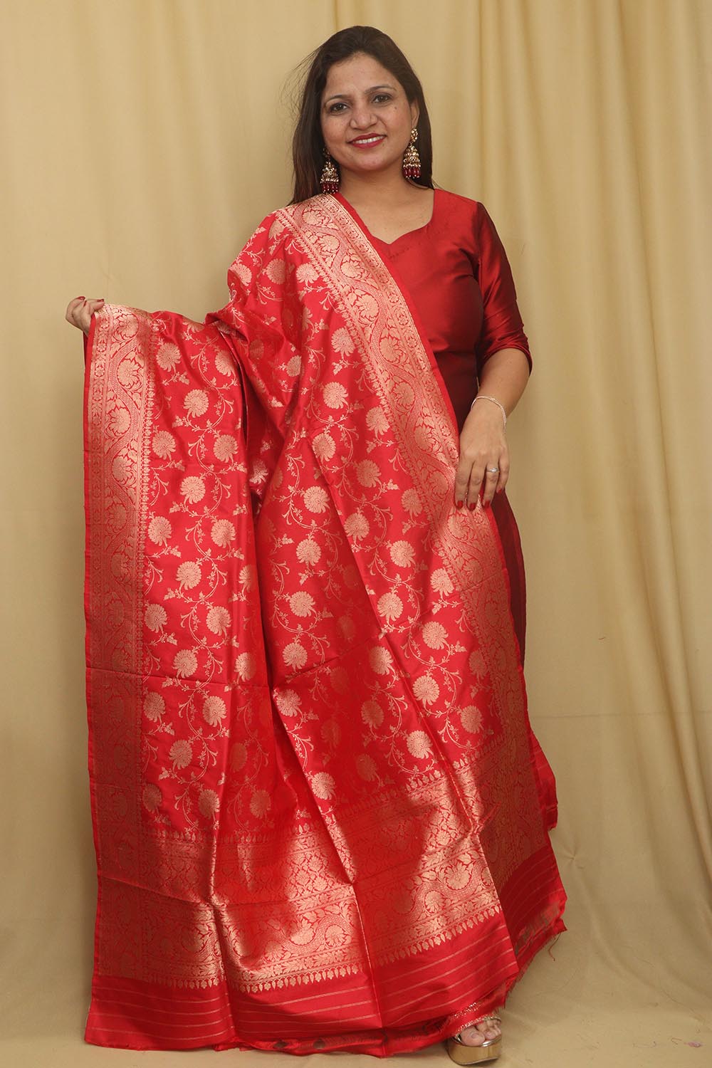 Exquisite Red Banarasi Handloom Pure Katan Silk Dupatta - Luxurion World