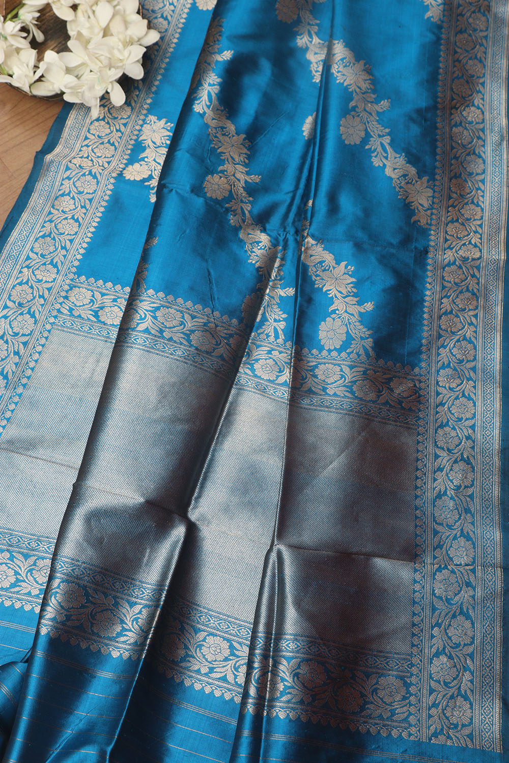 Exquisite Blue Banarasi Handloom Pure Katan Silk Dupatta - Luxurion World- Crafted Heirlooms