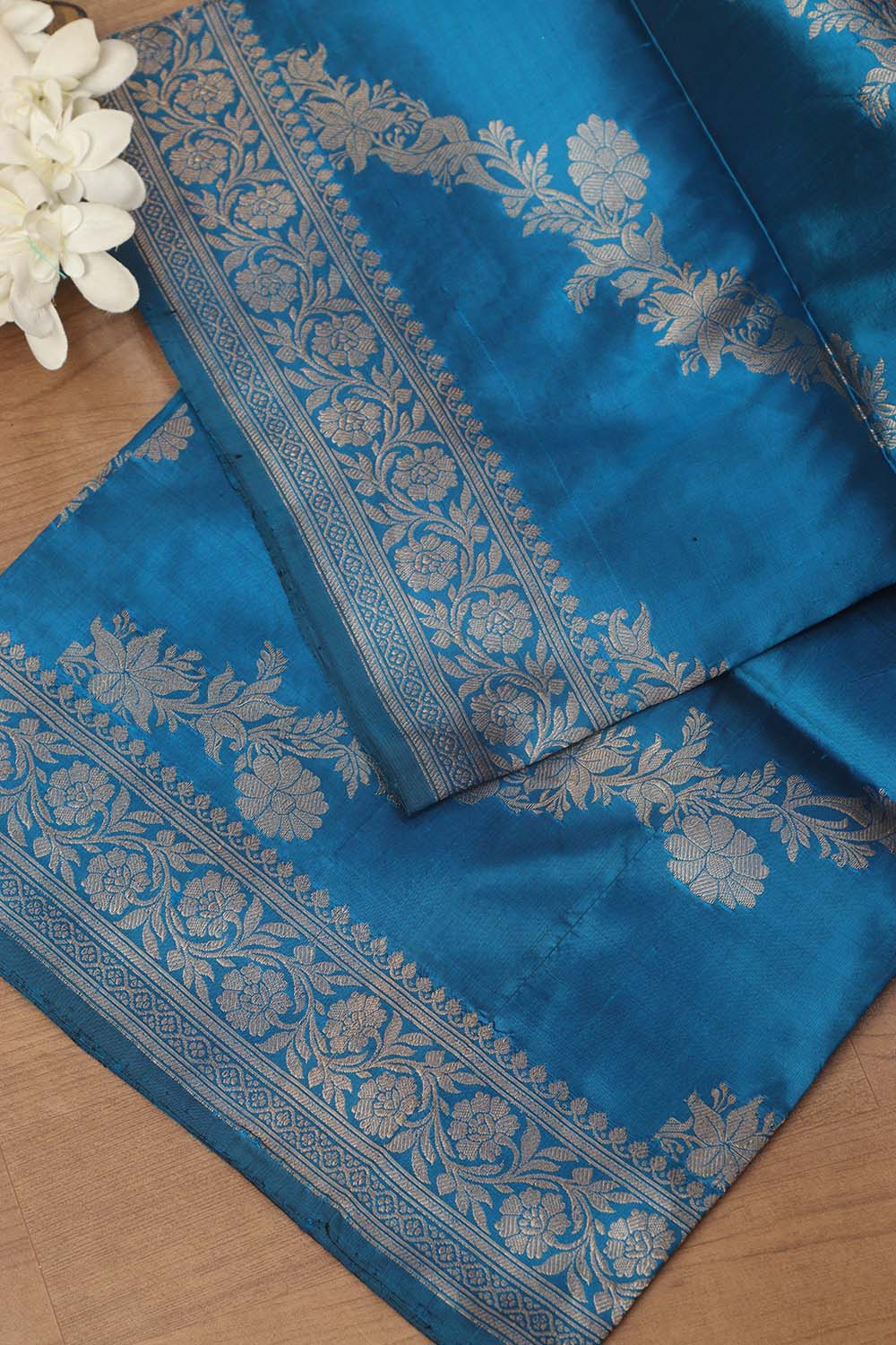 Exquisite Blue Banarasi Handloom Pure Katan Silk Dupatta - Luxurion World- Crafted Heirlooms