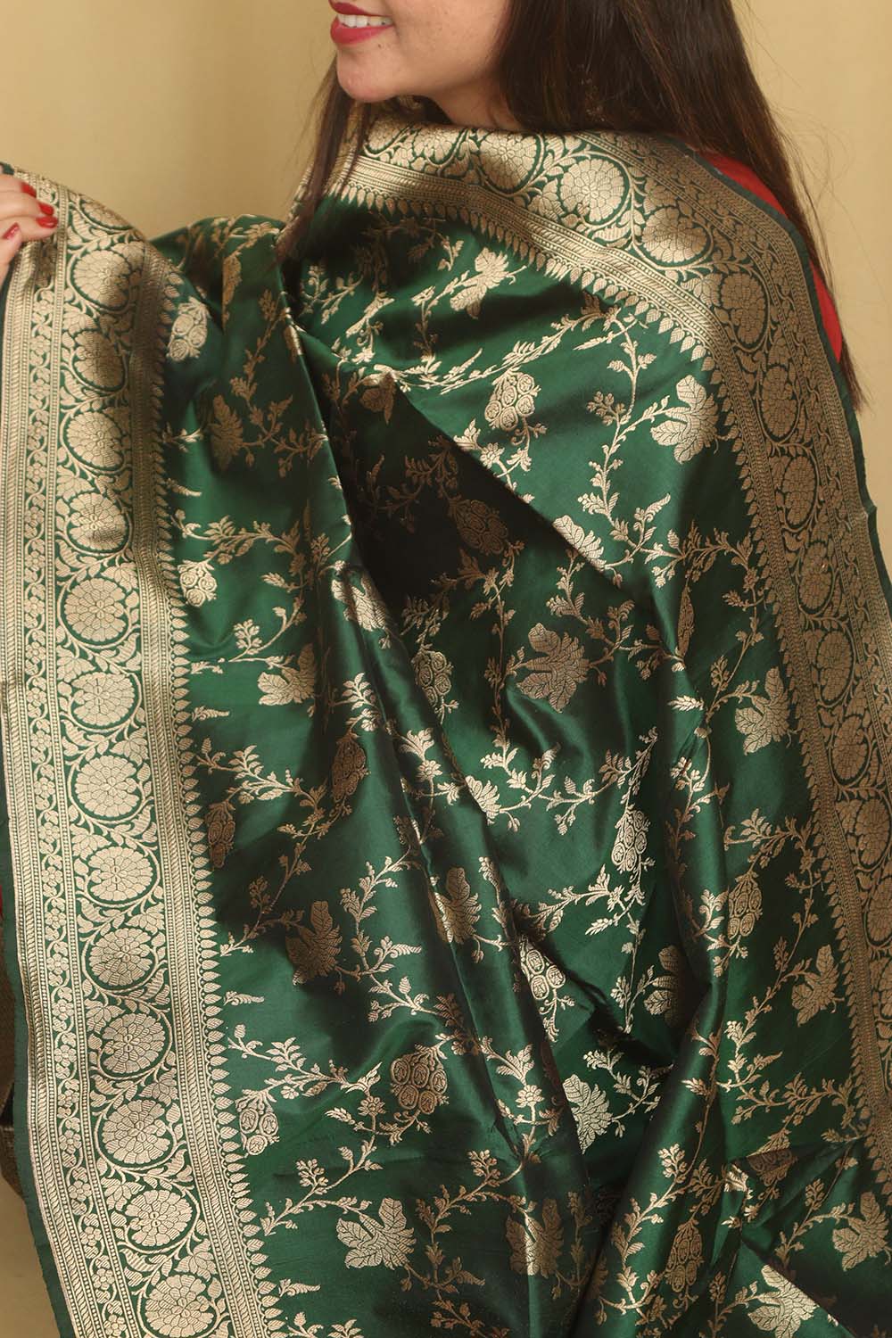 Exquisite Green Banarasi Handloom Pure Katan Silk Dupatta - Luxurion World- Crafted Heirlooms