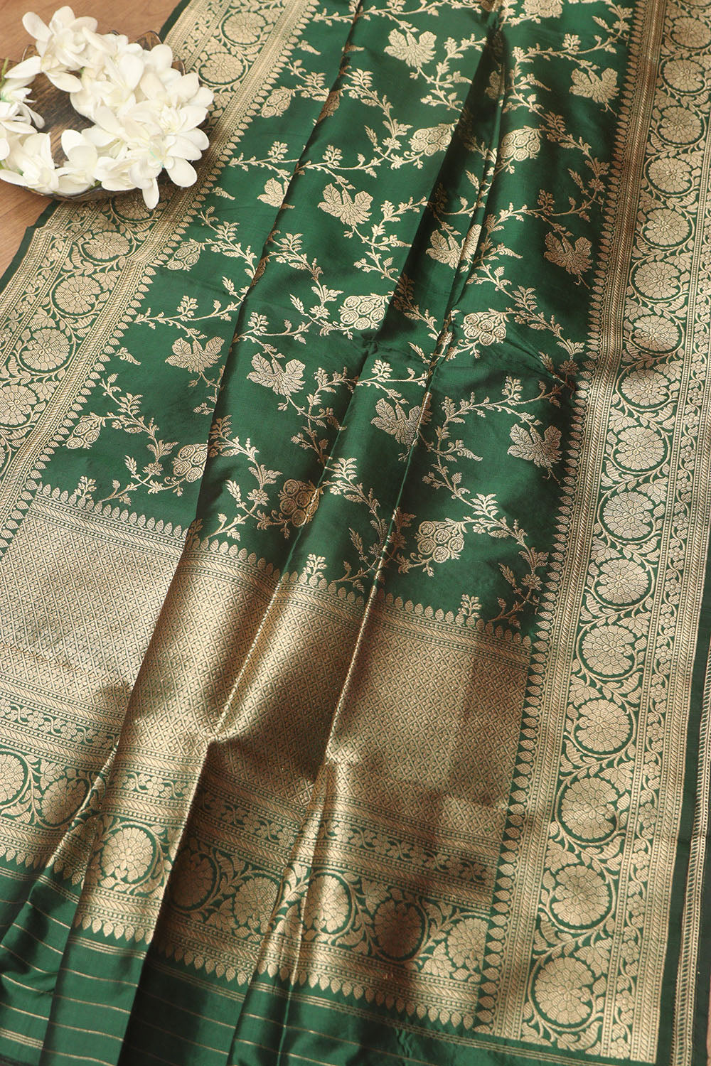 Exquisite Green Banarasi Handloom Pure Katan Silk Dupatta - Luxurion World- Crafted Heirlooms
