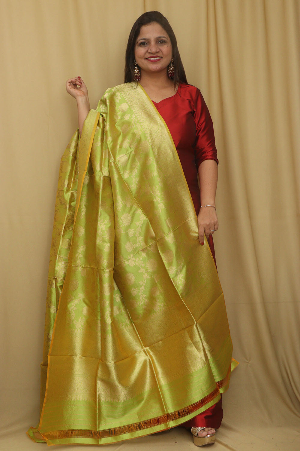 Exquisite Green Banarasi Handloom Pure Katan Silk Dupatta - Luxurion World