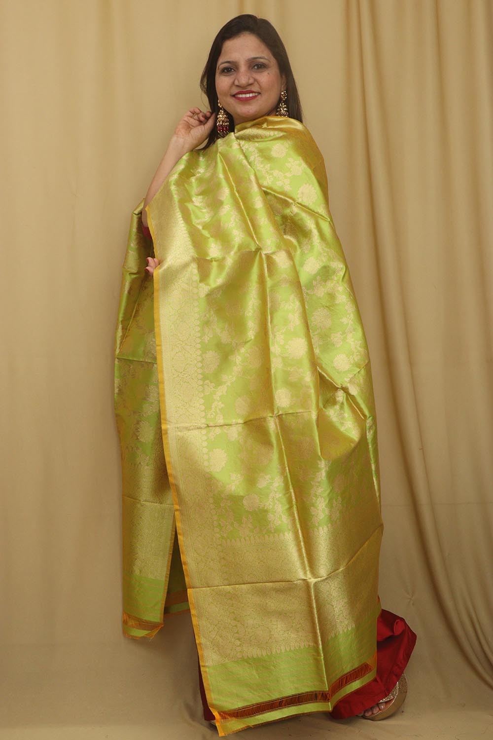 Exquisite Green Banarasi Handloom Pure Katan Silk Dupatta - Luxurion World- Crafted Heirlooms