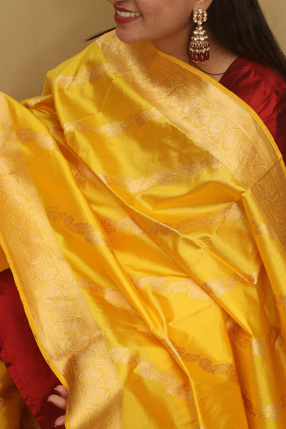 Exquisite Yellow Banarasi Handloom Pure Katan Silk Dupatta - Luxurion World- Crafted Heirlooms