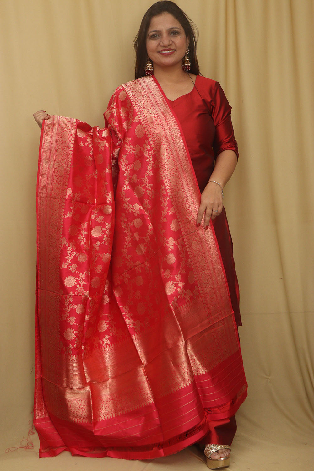 Exquisite Red Banarasi Handloom Pure Katan Silk Dupatta - Luxurion World