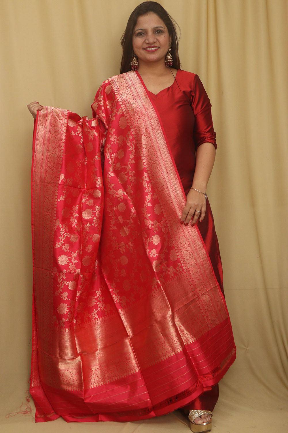 Exquisite Red Banarasi Handloom Pure Katan Silk Dupatta - Luxurion World