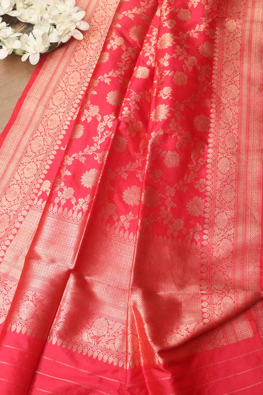 Exquisite Red Banarasi Handloom Pure Katan Silk Dupatta - Luxurion World- Crafted Heirlooms