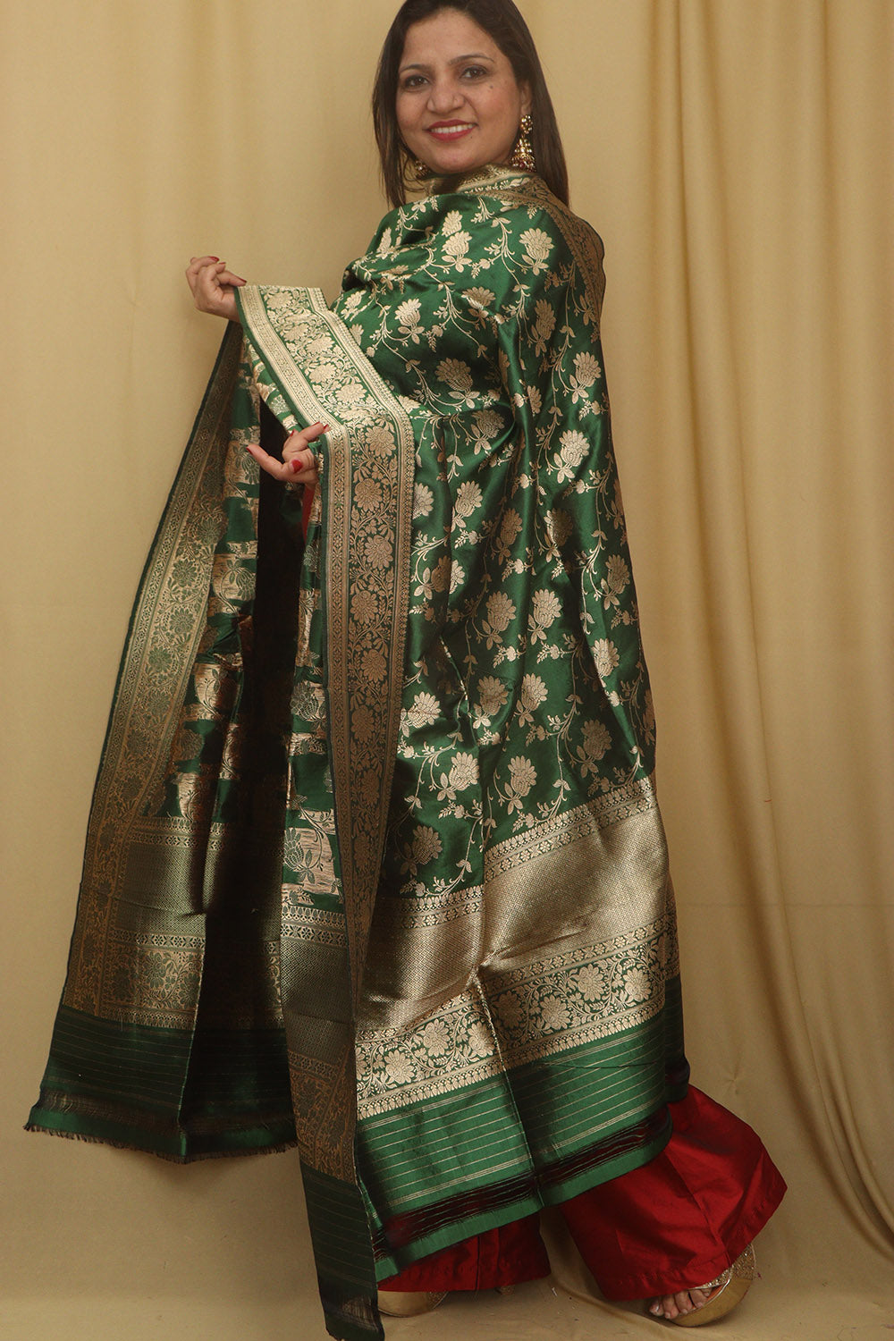 Exquisite Green Banarasi Handloom Pure Katan Silk Dupatta - Luxurion World- Crafted Heirlooms