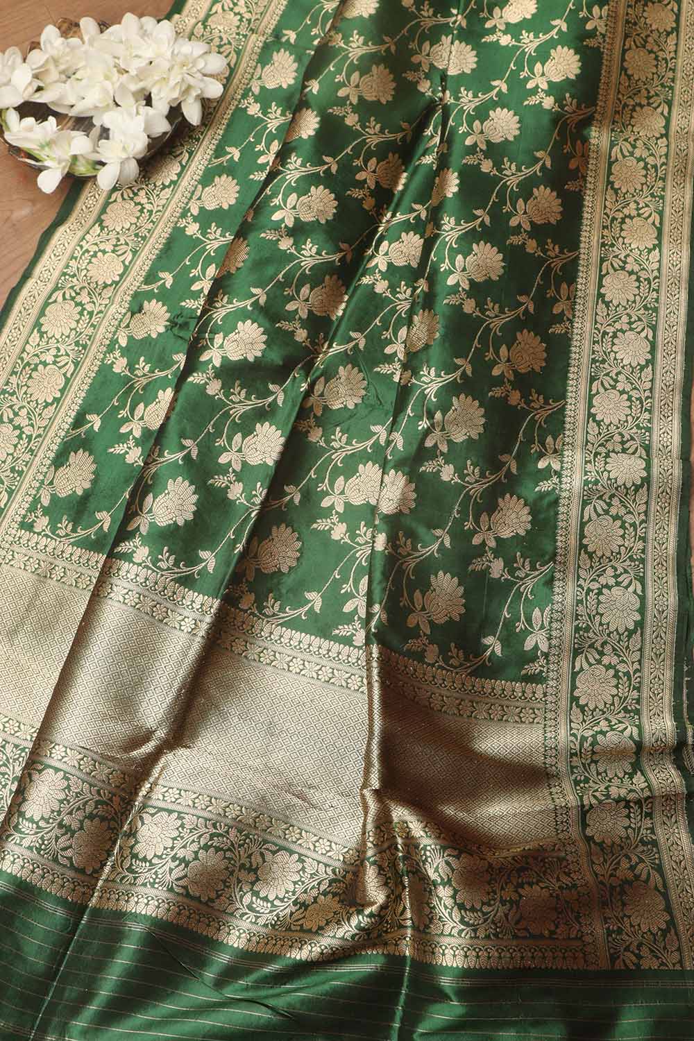 Exquisite Green Banarasi Handloom Pure Katan Silk Dupatta - Luxurion World