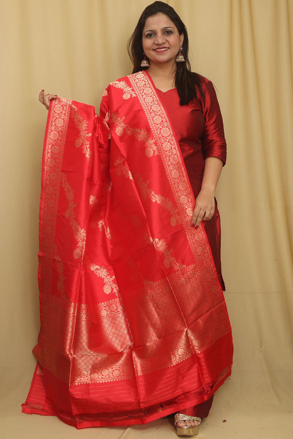 Exquisite Red Banarasi Handloom Pure Katan Silk Dupatta - Luxurion World