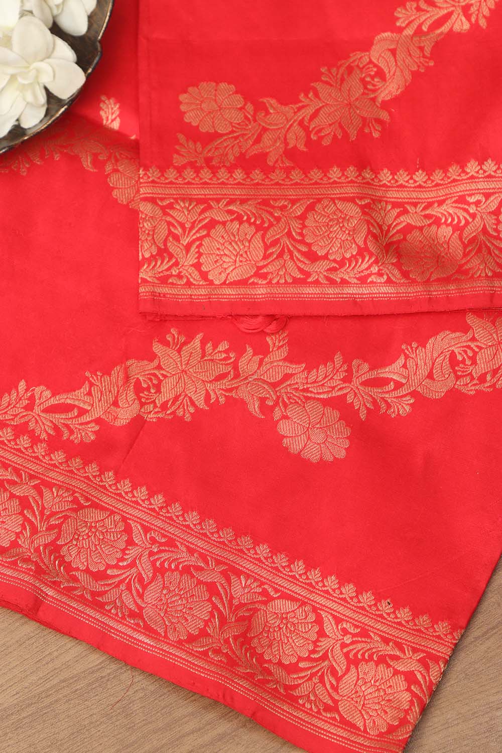 Exquisite Red Banarasi Handloom Pure Katan Silk Dupatta - Luxurion World- Crafted Heirlooms