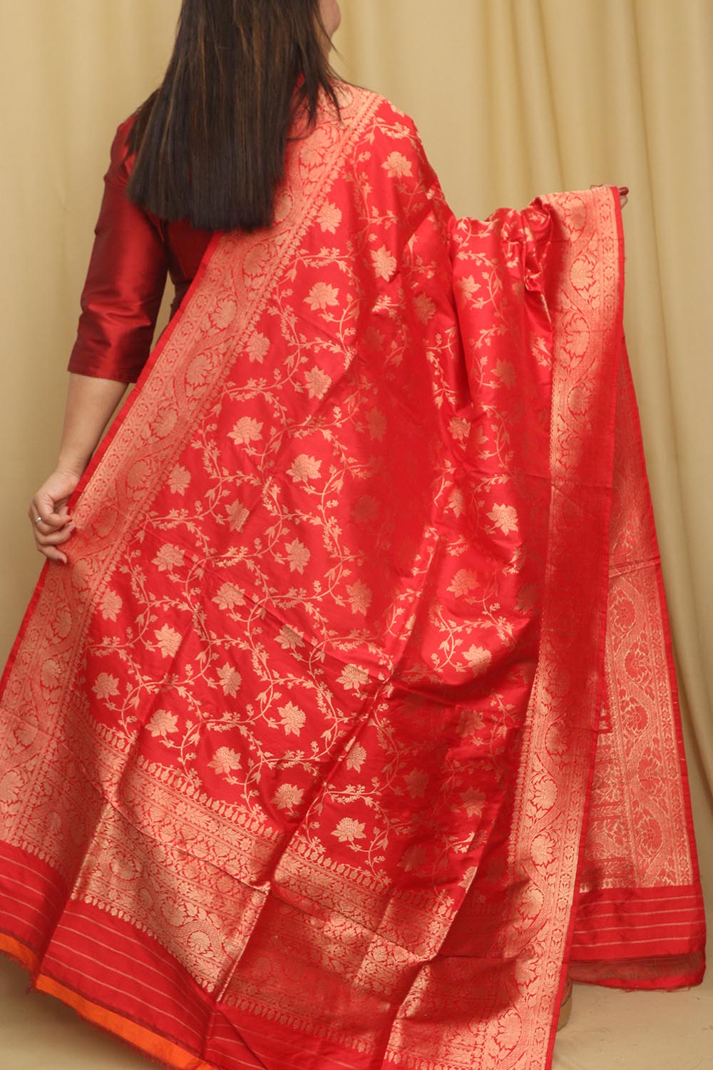 Exquisite Red Banarasi Handloom Pure Katan Silk Dupatta - Luxurion World- Crafted Heirlooms