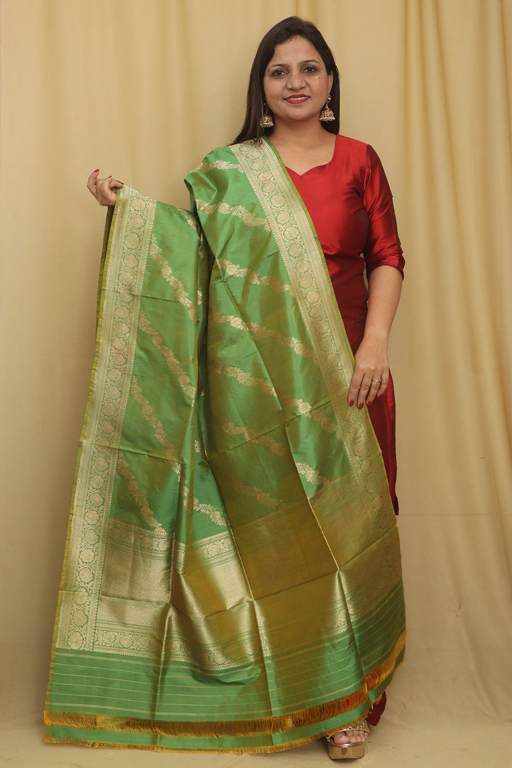 Exquisite Green Banarasi Handloom Pure Katan Silk Dupatta - Luxurion World- Crafted Heirlooms