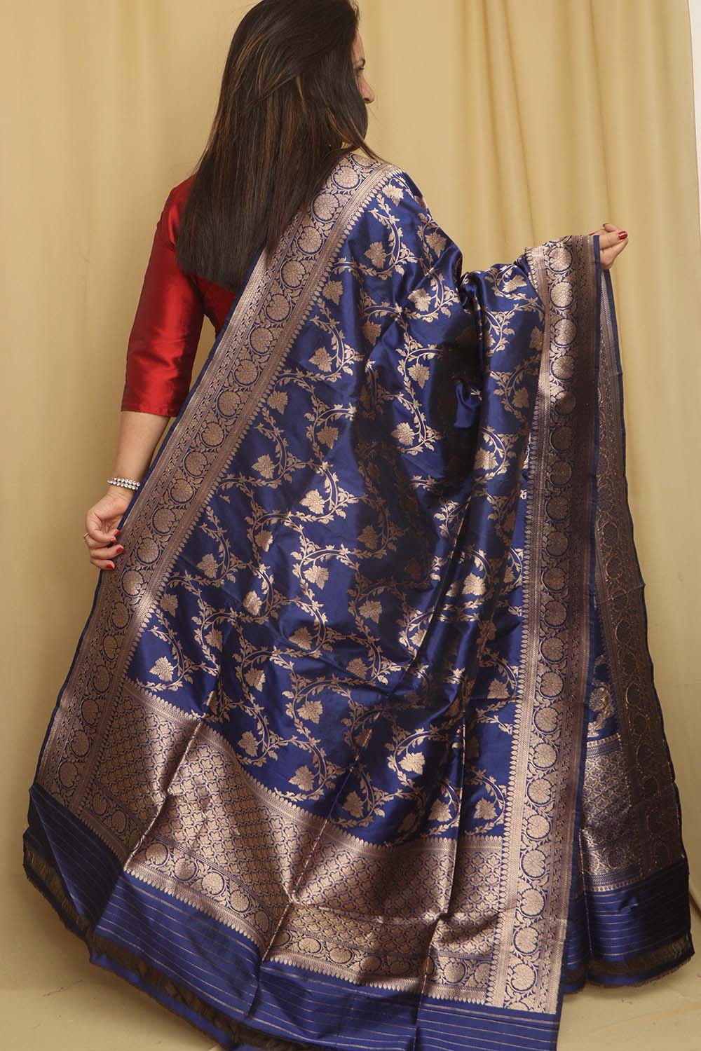 Exquisite Blue Banarasi Handloom Pure Katan Silk Dupatta - Luxurion World- Crafted Heirlooms