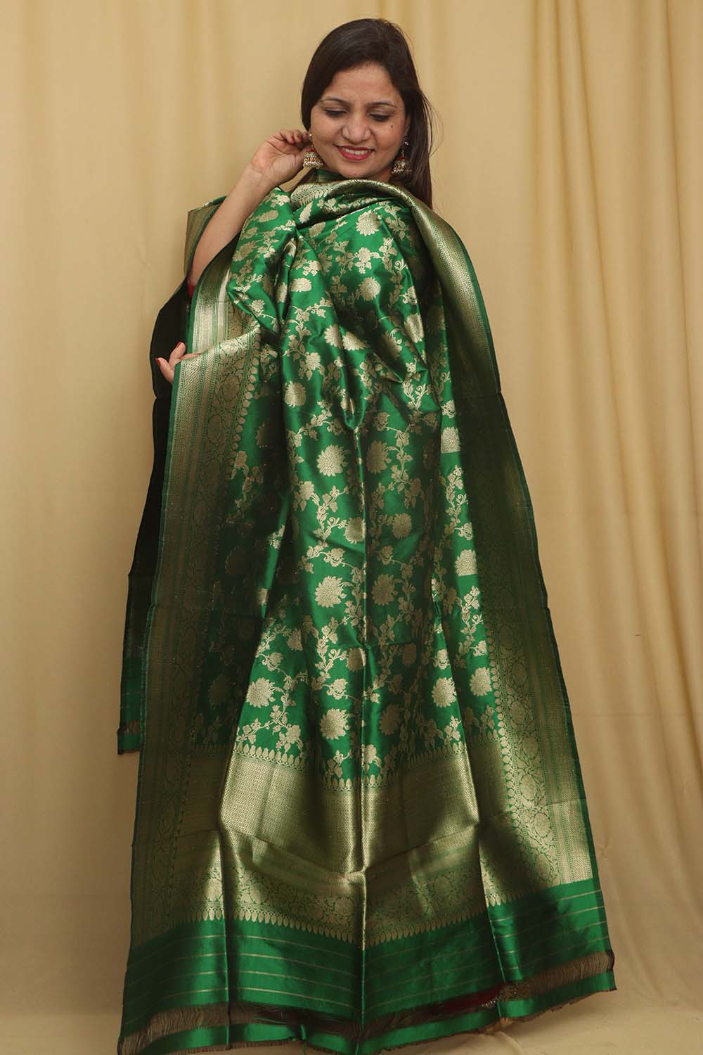 Exquisite Green Banarasi Handloom Pure Katan Silk Dupatta - Luxurion World- Crafted Heirlooms