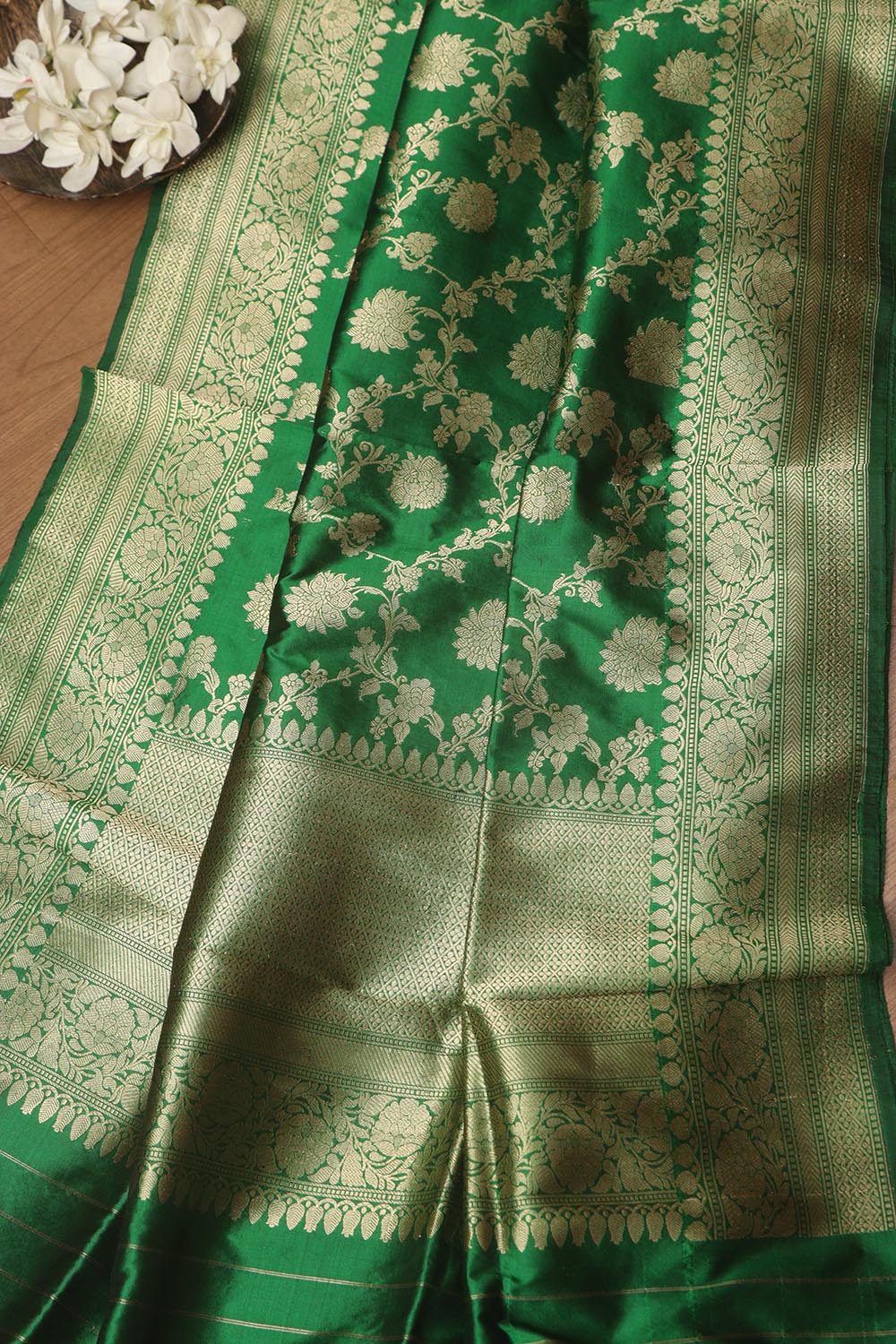 Exquisite Green Banarasi Handloom Pure Katan Silk Dupatta - Luxurion World- Crafted Heirlooms