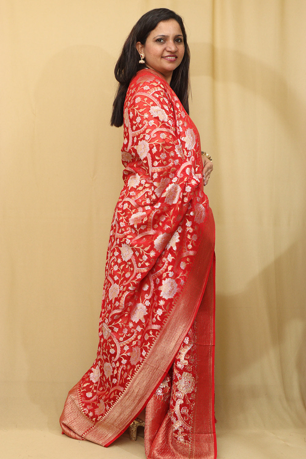 Red Banarasi Handloom Georgette Dupatta - Luxurion World