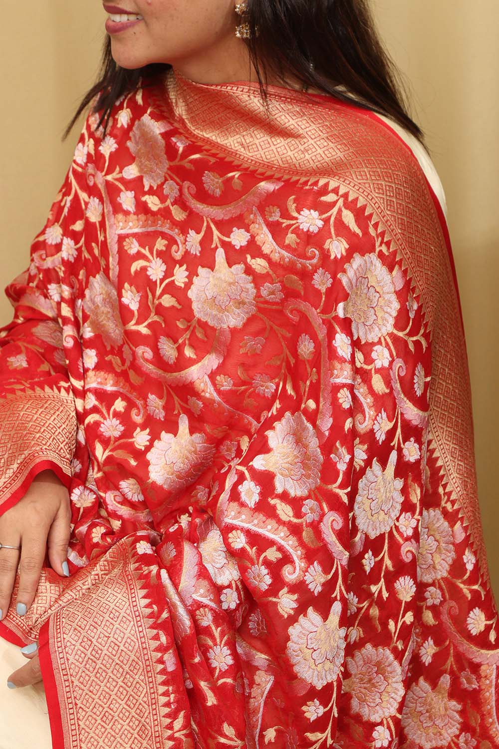 Red Banarasi Handloom Georgette Dupatta - Luxurion World