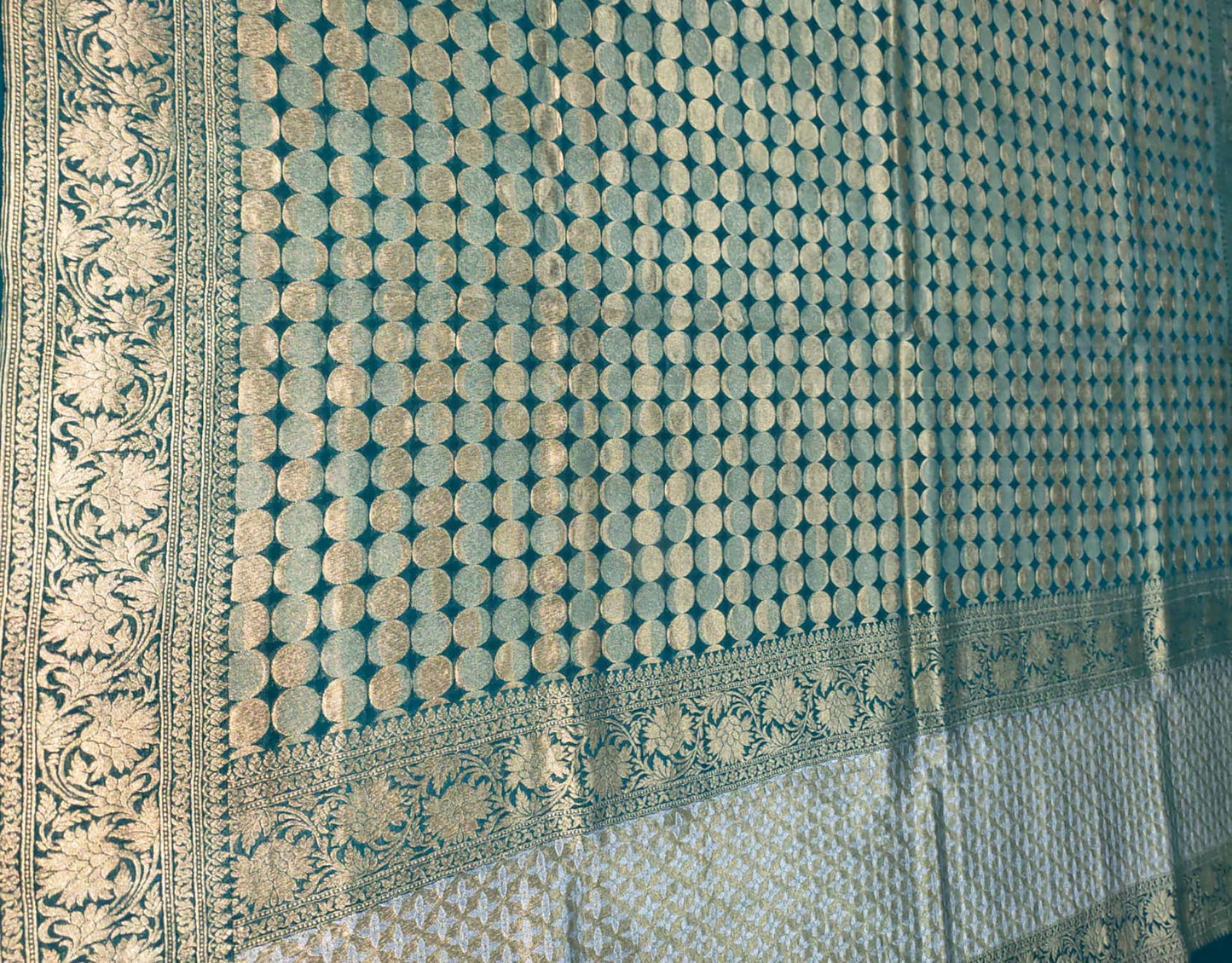 Green Banarasi Handloom Pure Georgette Dupatta - Luxurion World