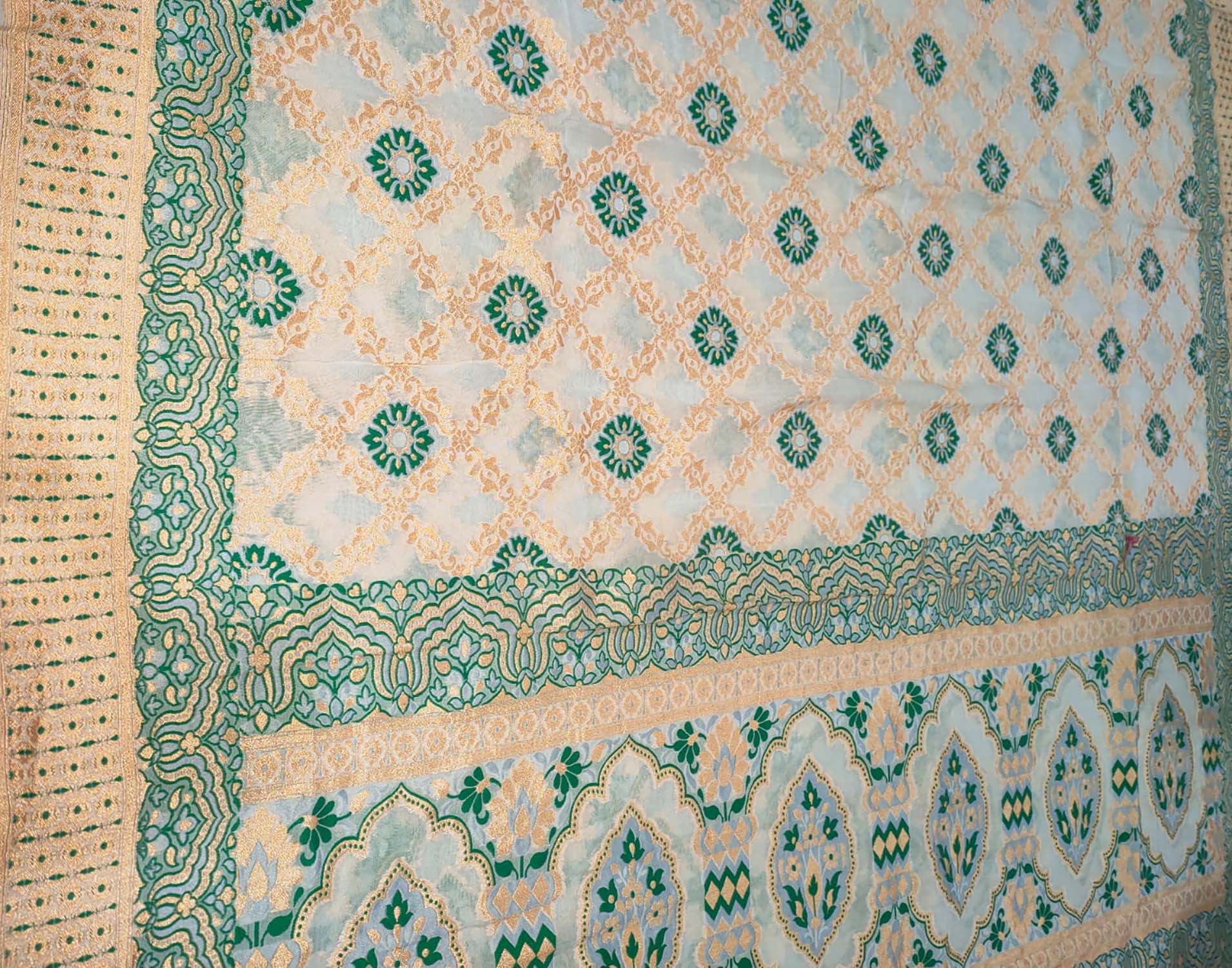 Dyeable Banarasi Handloom Pure Georgette Dupatta - Luxurion World- Crafted Heirlooms