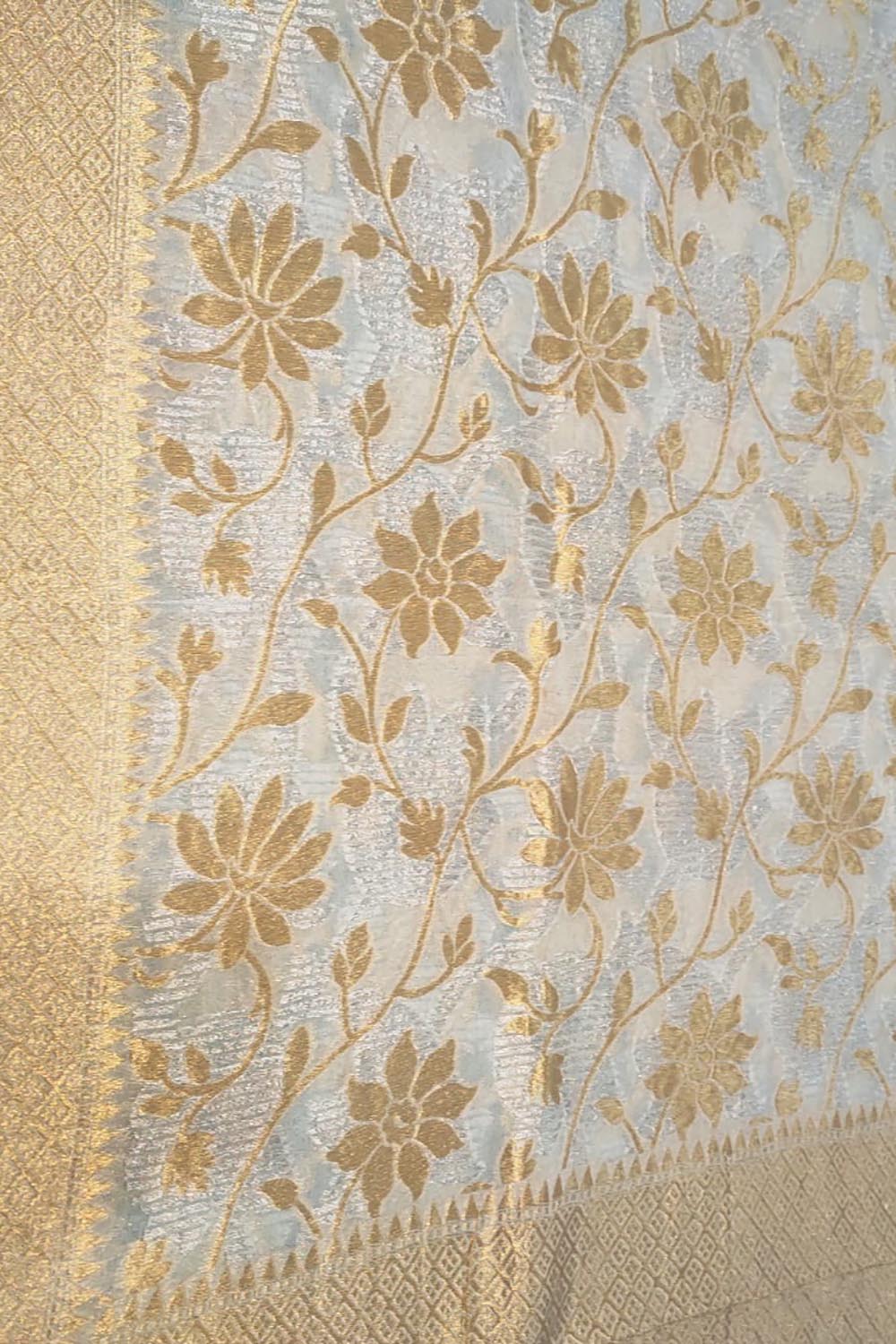 Dyeable Handloom Banarasi Pure Georgette Flower Design Jaal Work Dupatta - Luxurion World