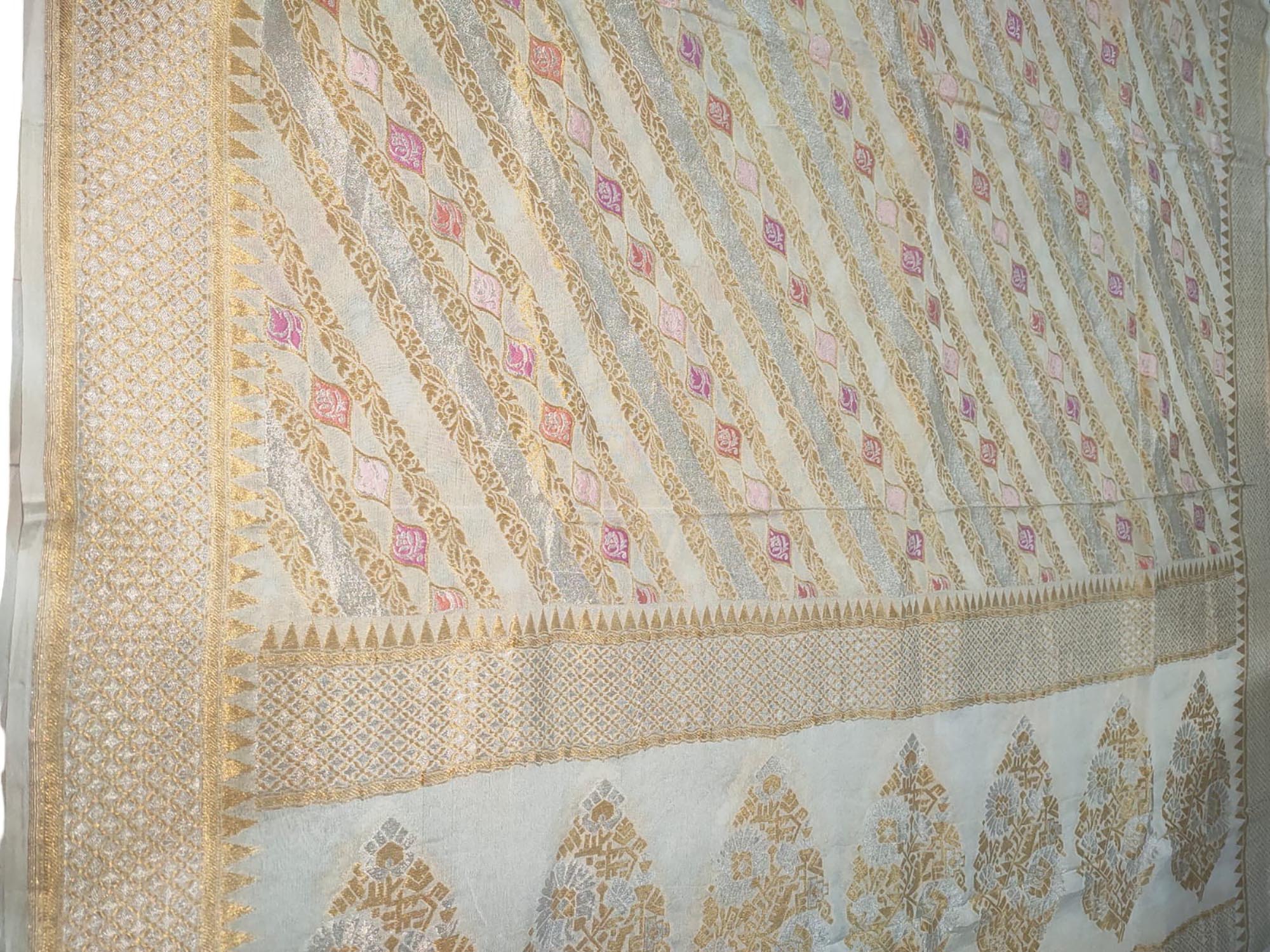 Dyeable Handloom Banarasi Pure Georgette Meenakari Dupatta - Luxurion World- Crafted Heirlooms
