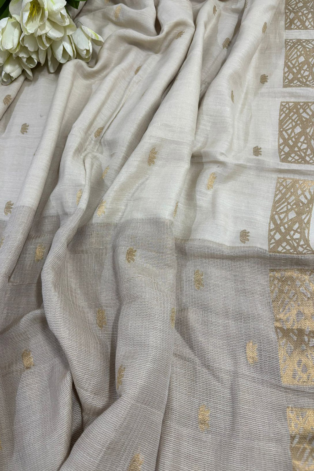 Dyeable Banarasi Moonga Silk Dupatta - Luxurion World- Crafted Heirlooms