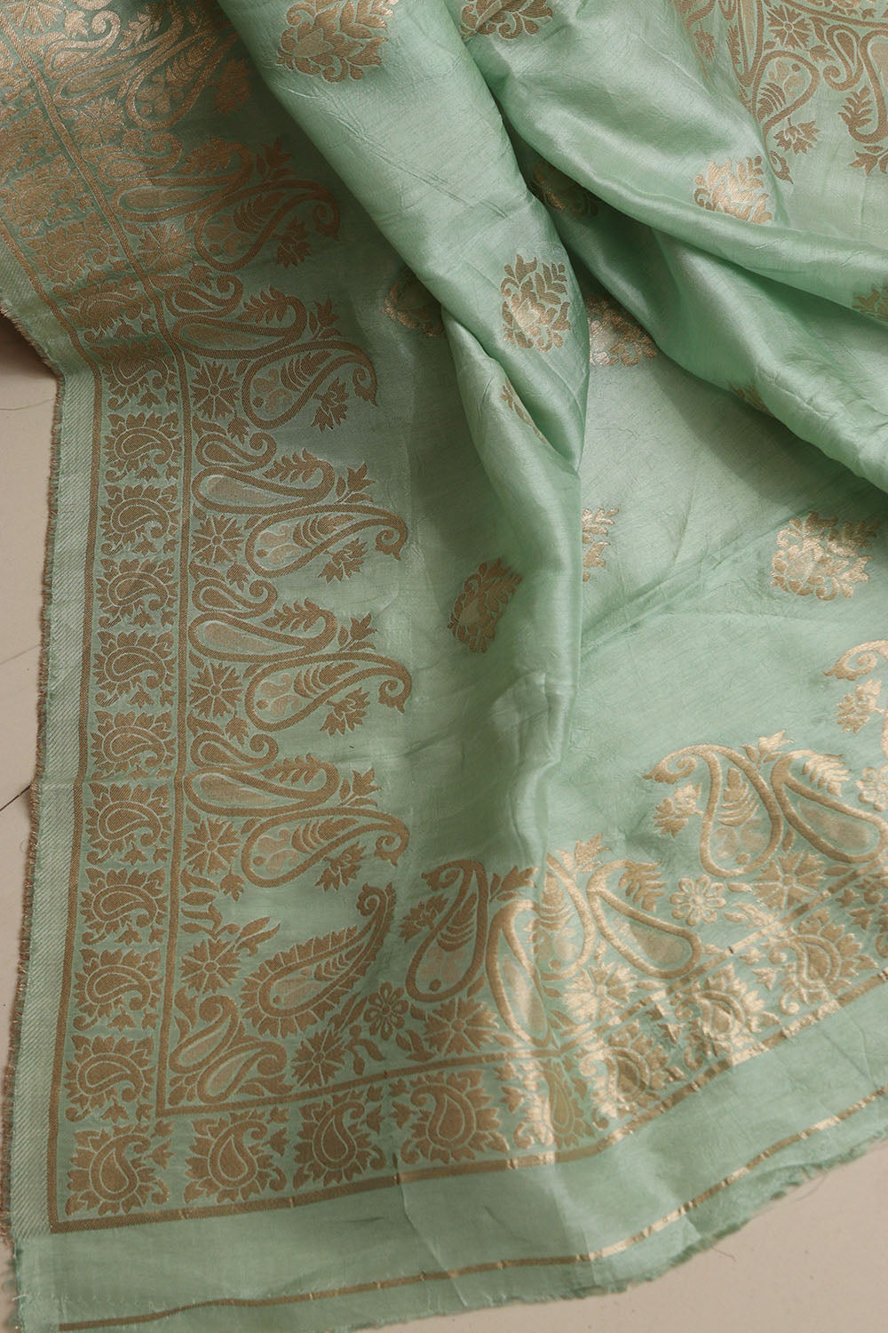 Elegant Green Banarasi Dola Silk Dupatta - Luxurion World- Crafted Heirlooms