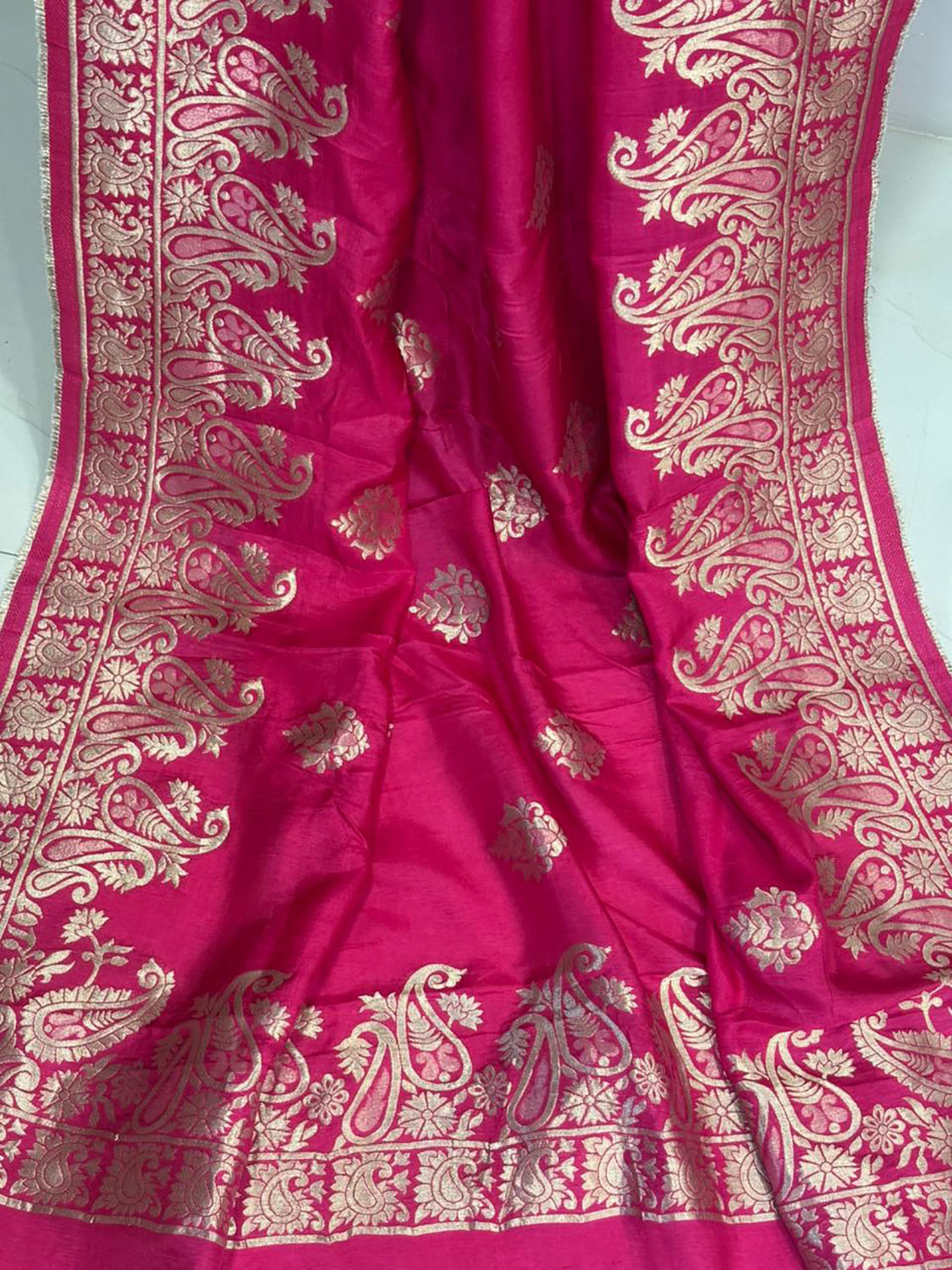 Stunning Pink Banarasi Dola Silk Dupatta - Luxurion World