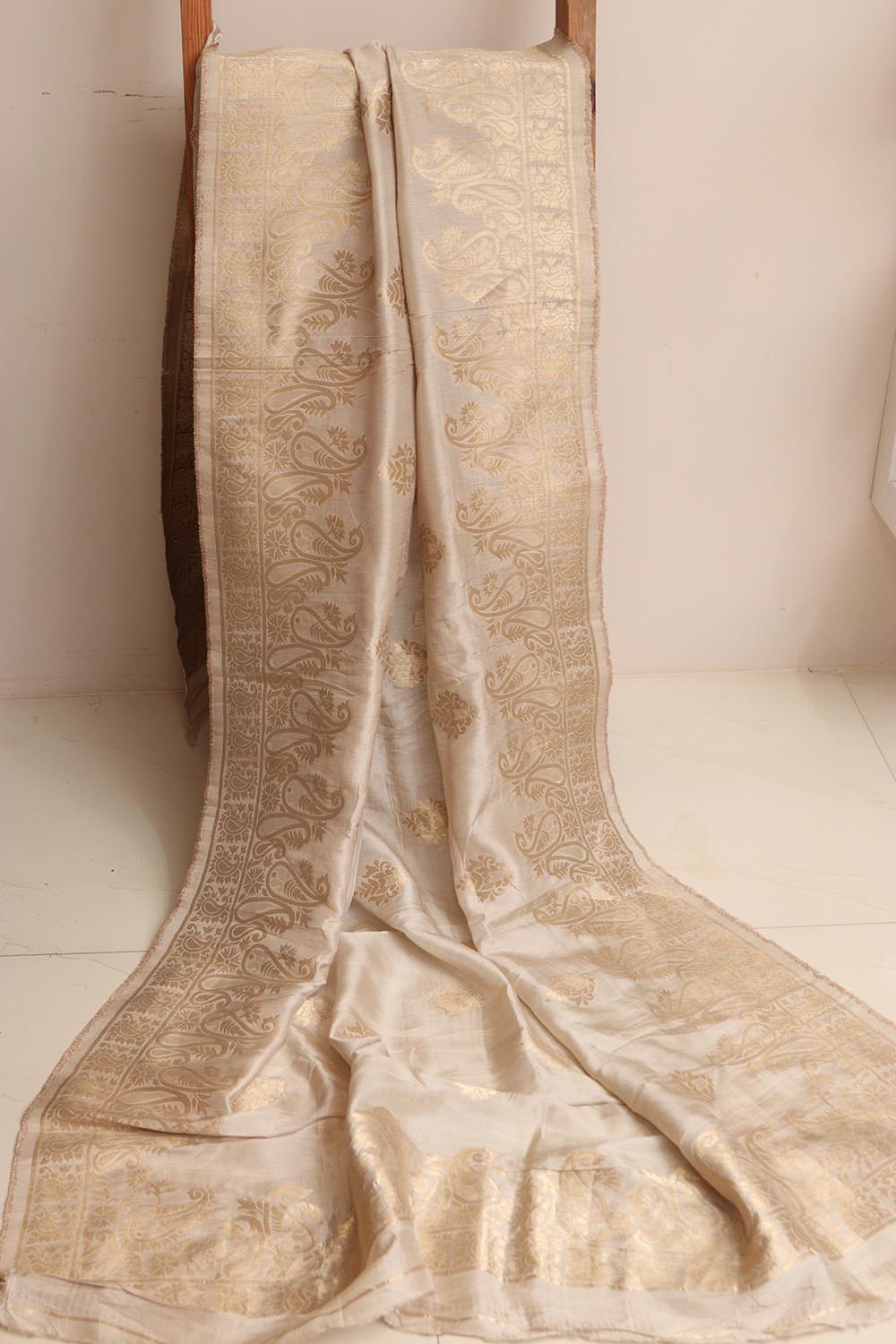 Pastel Banarasi Dola Silk Dupatta - Elegant and Luxurious - Luxurion World- Crafted Heirlooms