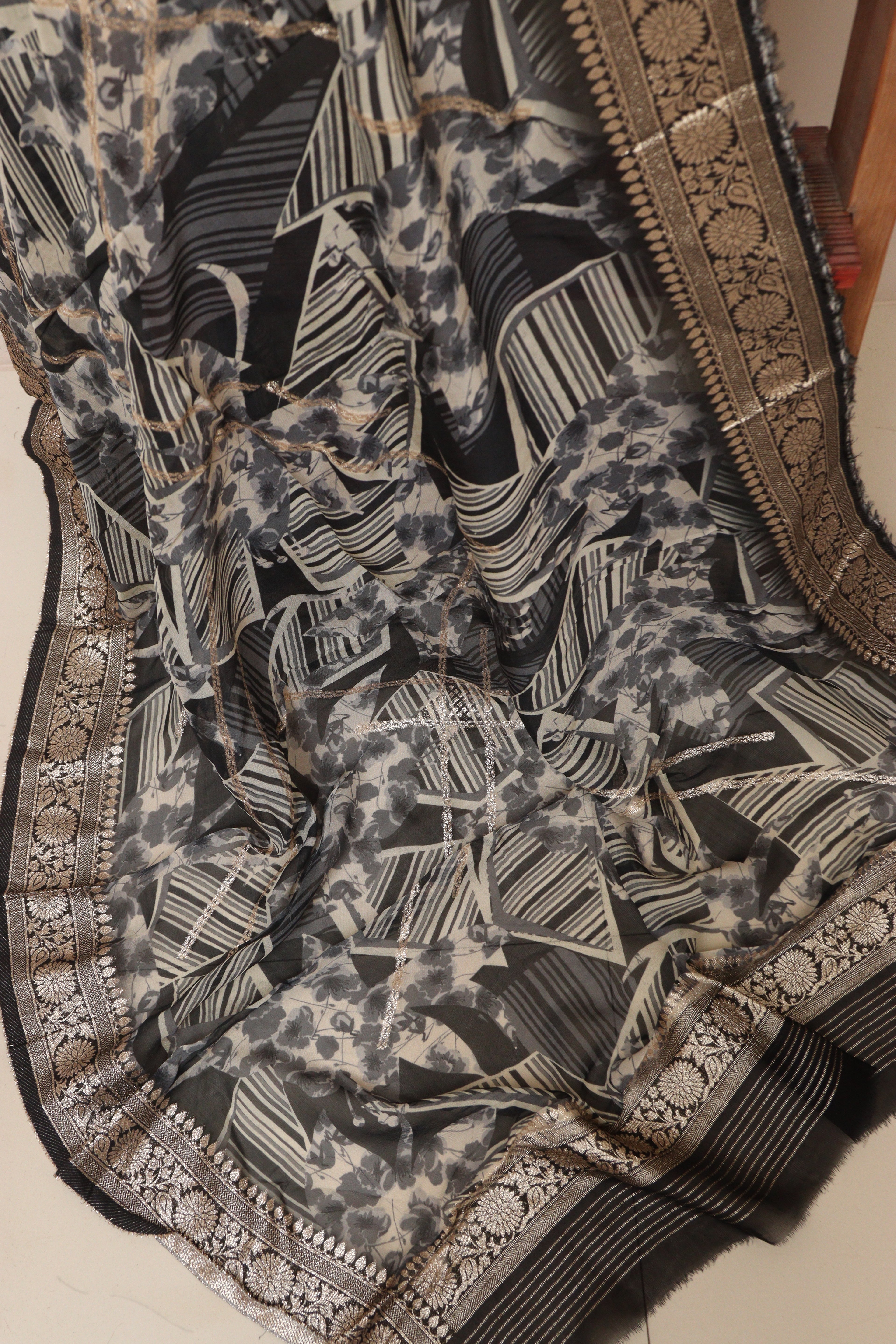 Elegant Black Banarasi Digital Printed Chiffon Georgette Dupatta - Luxurion World- Crafted Heirlooms