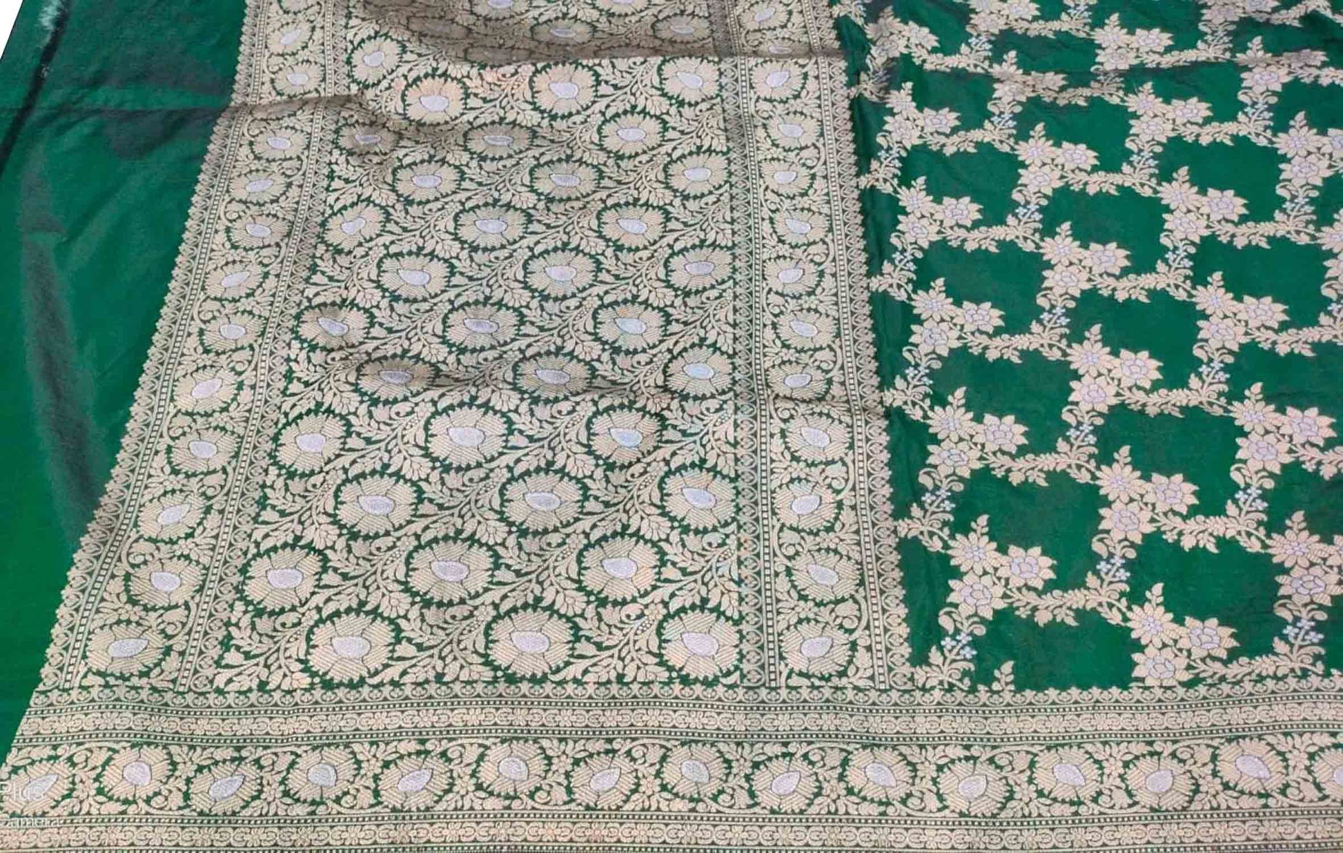 Exquisite Green Banarasi Handloom Silk Dupatta - Luxurion World