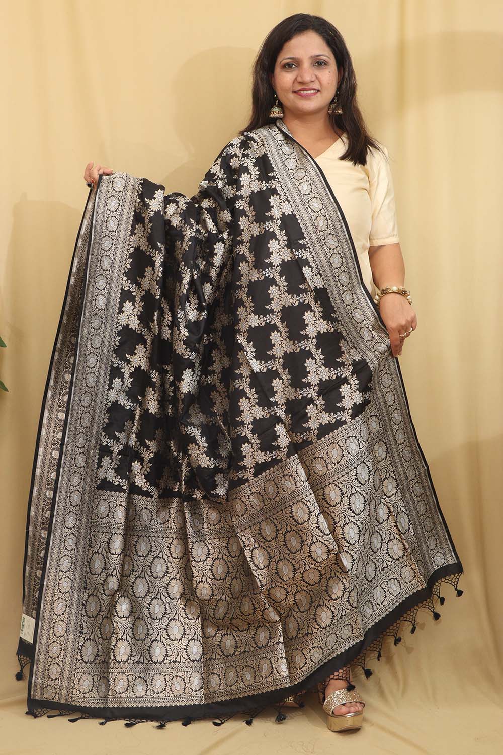 Black Banarasi Handloom Pure Katan Silk Sona Roopa Dupatta - Luxurion World