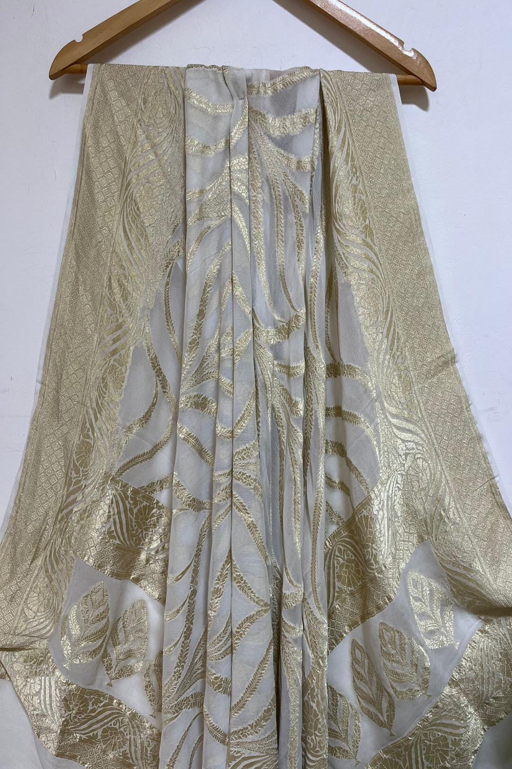 Dyeable Banarasi Handloom Pure Georgette Dupatta - Luxurion World- Crafted Heirlooms