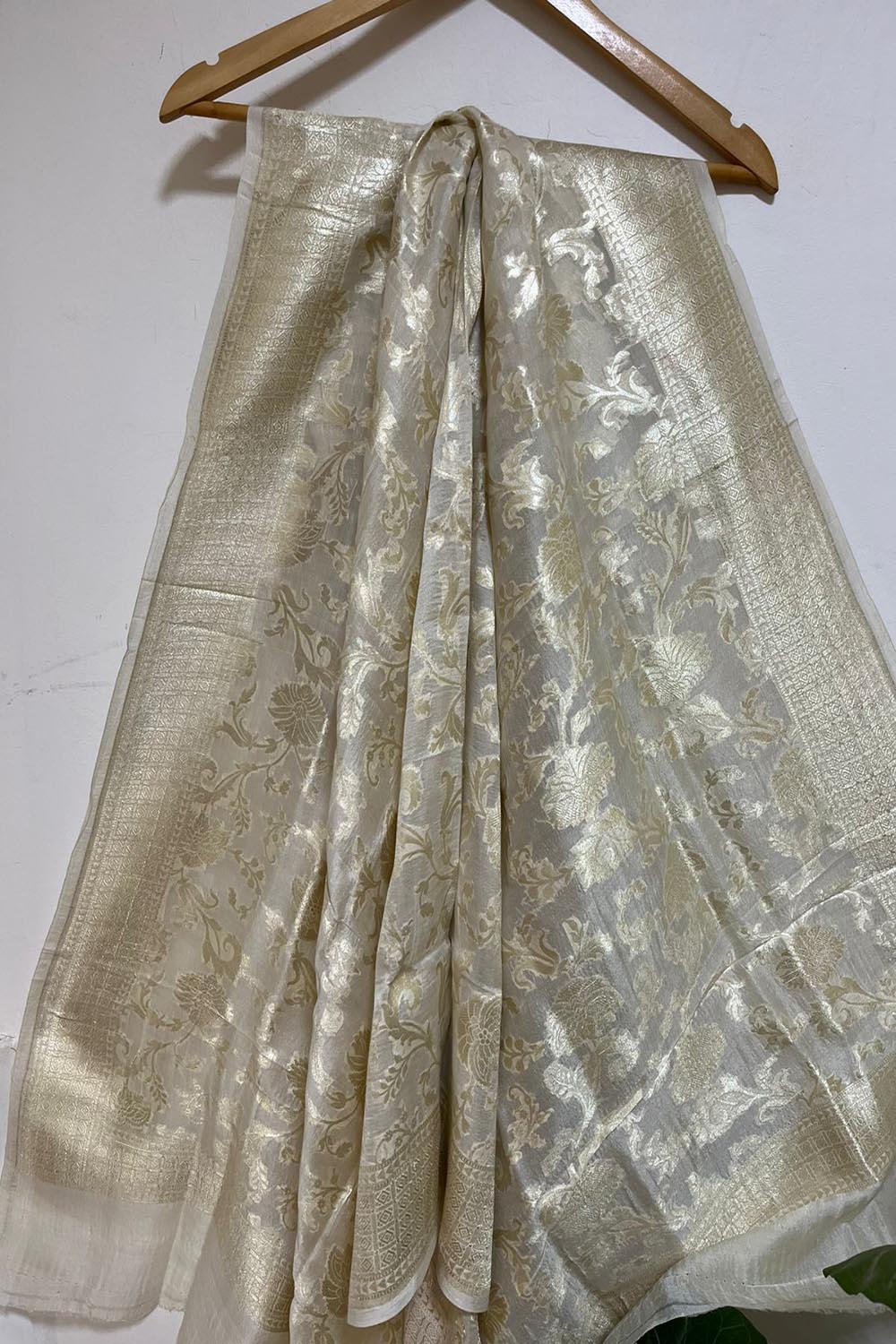 Dyeable Banarasi Handloom Pure Tussar Silk Dupatta - Luxurion World- Crafted Heirlooms