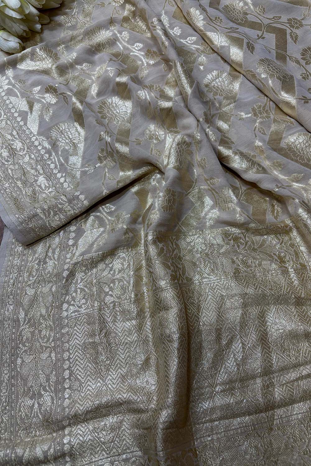Dyeable Banarasi Handloom Pure Moonga Silk Flower Design Dupatta - Luxurion World- Crafted Heirlooms