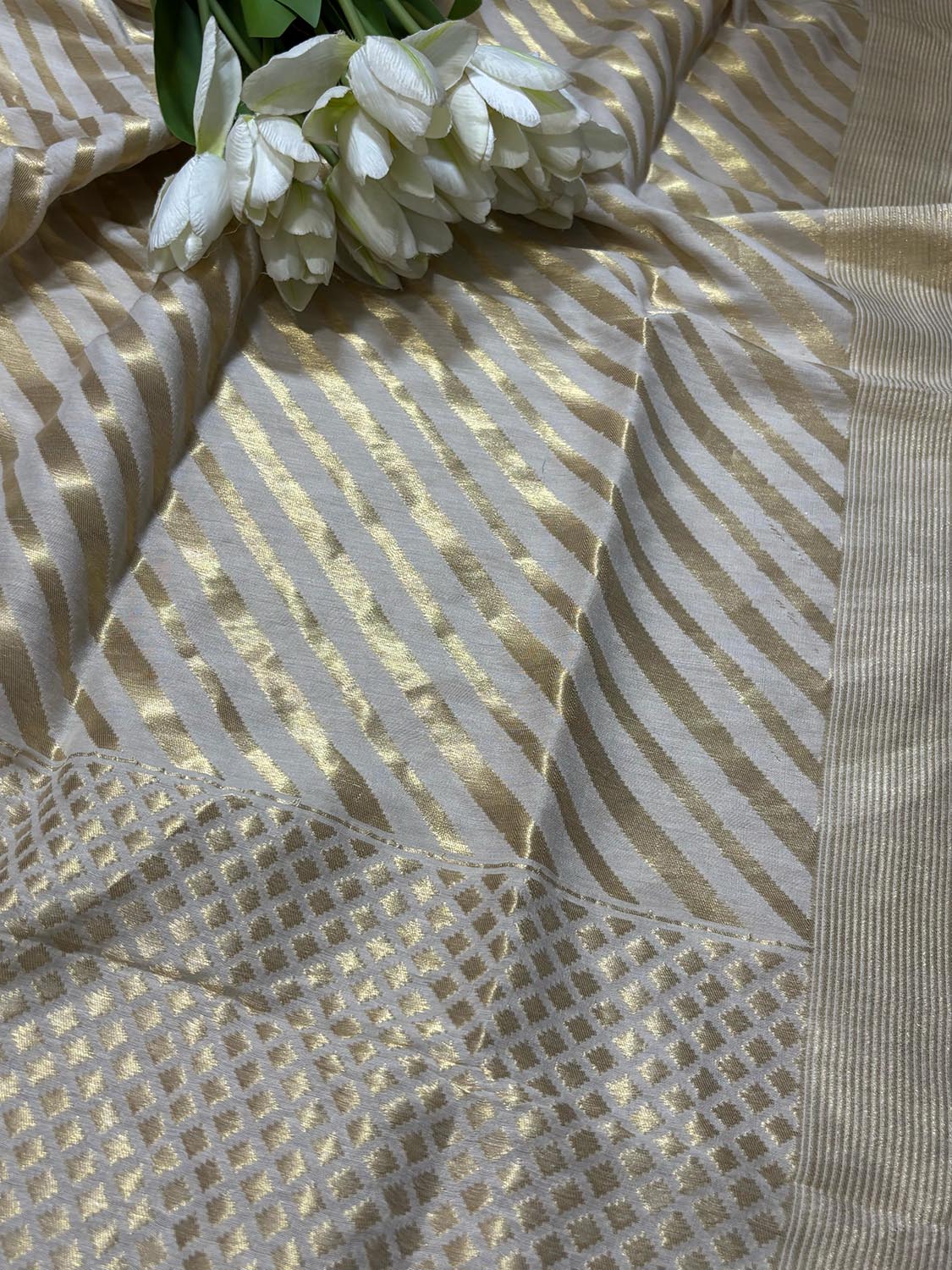 Dyeable Banarasi Handloom Pure Moonga Silk Stripes Design Dupatta - Luxurion World- Crafted Heirlooms