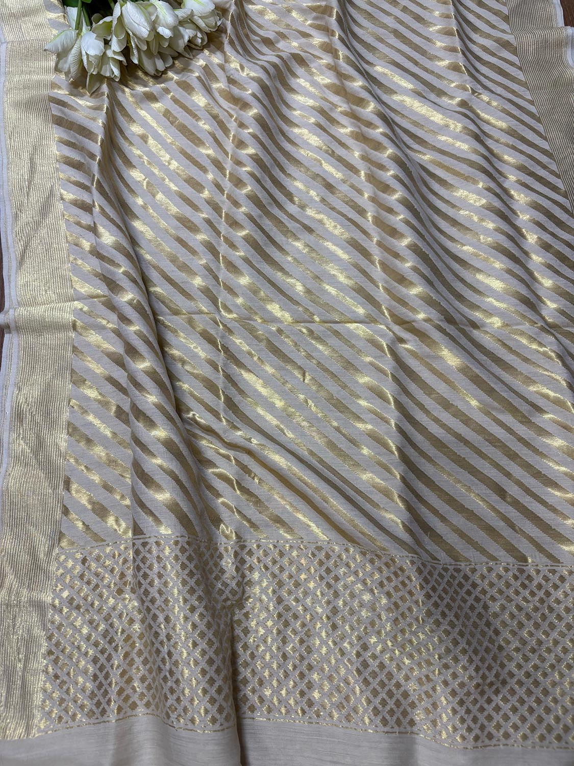 Dyeable Banarasi Handloom Pure Moonga Silk Stripes Design Dupatta - Luxurion World- Crafted Heirlooms