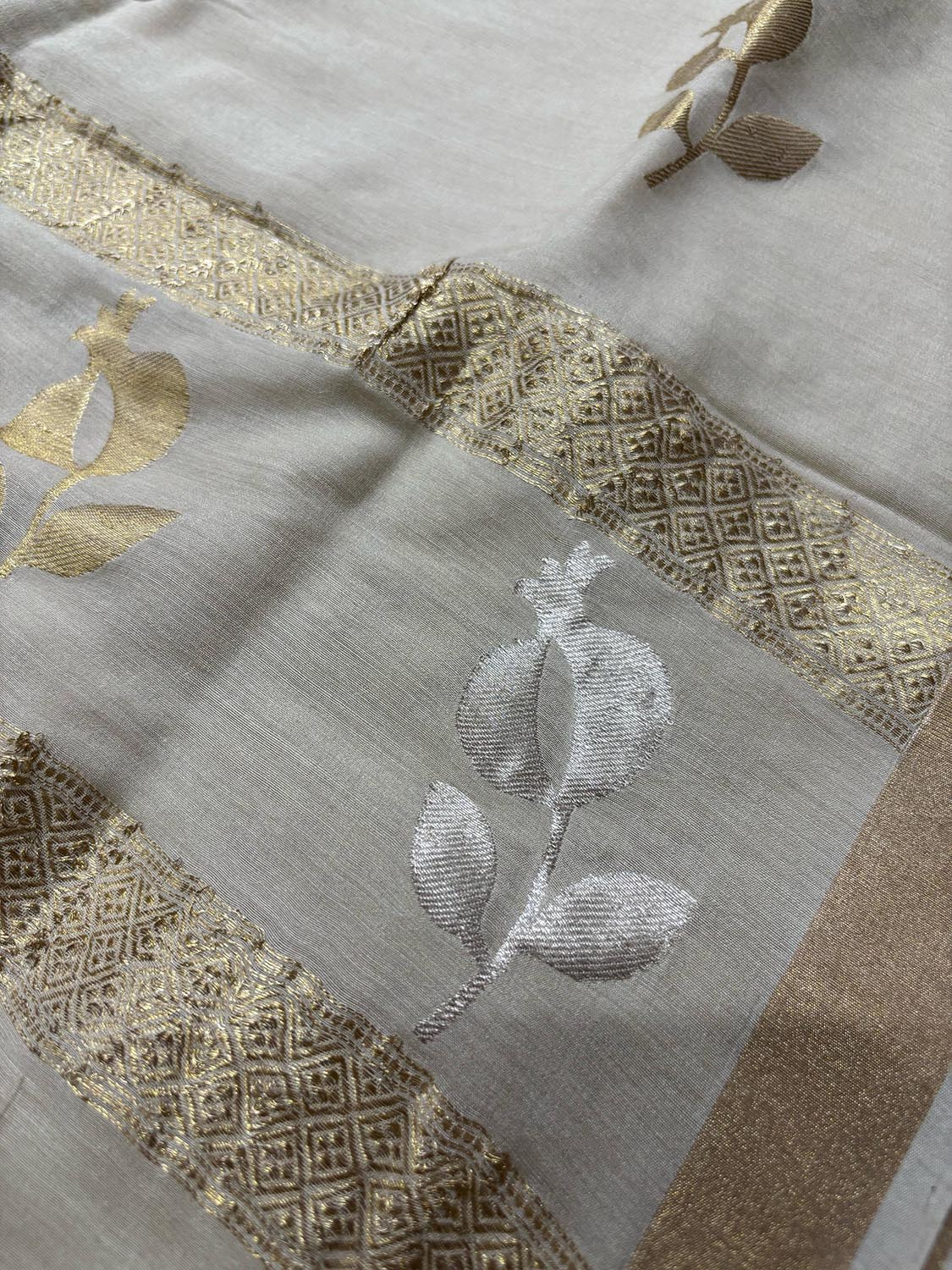 Dyeable Banarasi Handloom Pure Moonga Silk Sona Roopa Dupatta - Luxurion World- Crafted Heirlooms