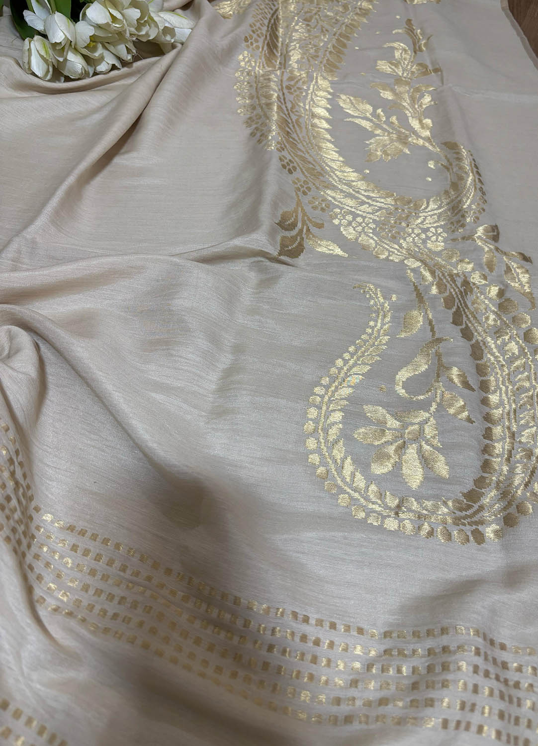 Dyeable Banarasi Handloom Pure Moonga Silk Paisley Design Dupatta - Luxurion World